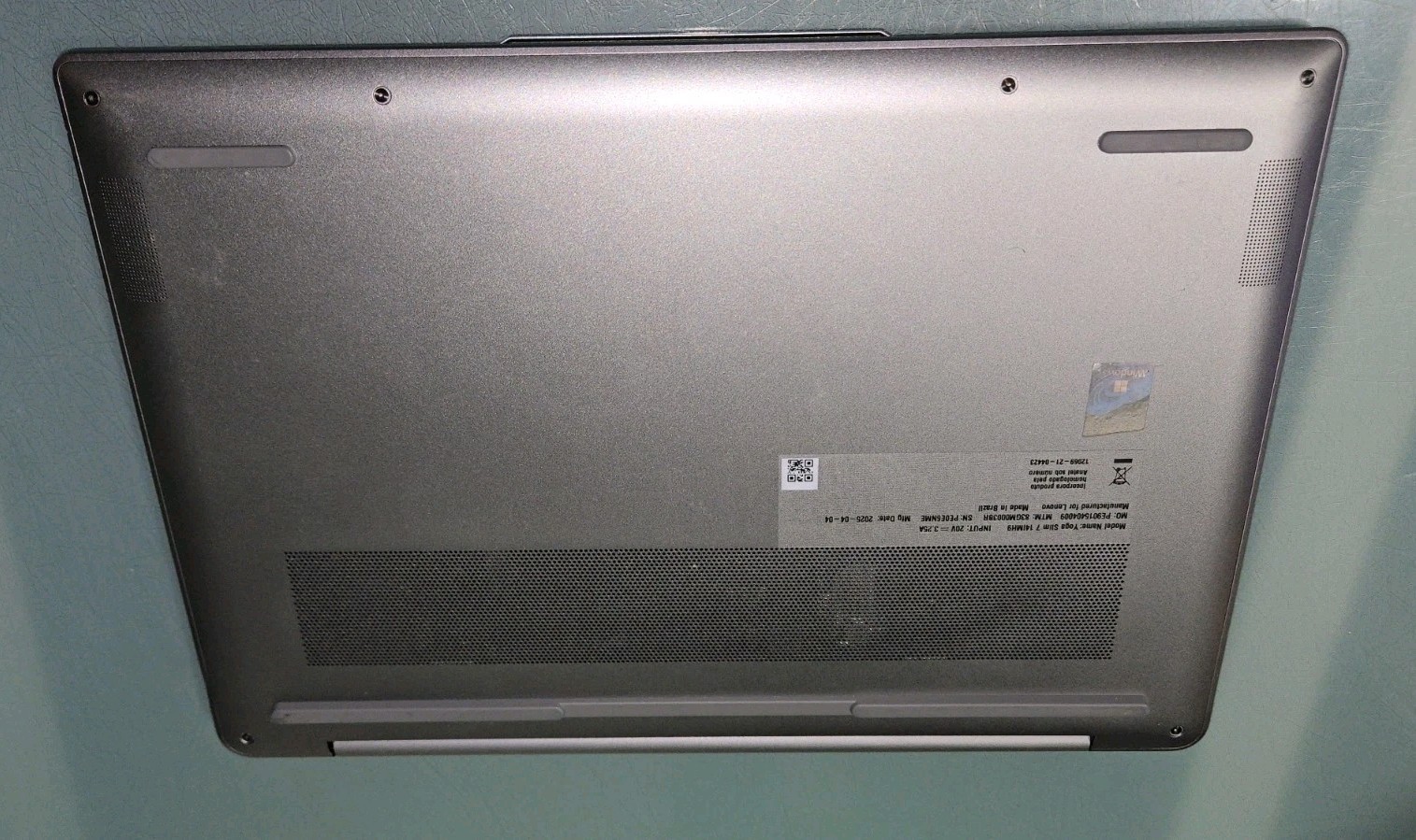 Lenovo Yoga Slim 7 14IMH9 U5 Core Ultra 5 Series 1 125H 512GB 16GB 1920 x 1200