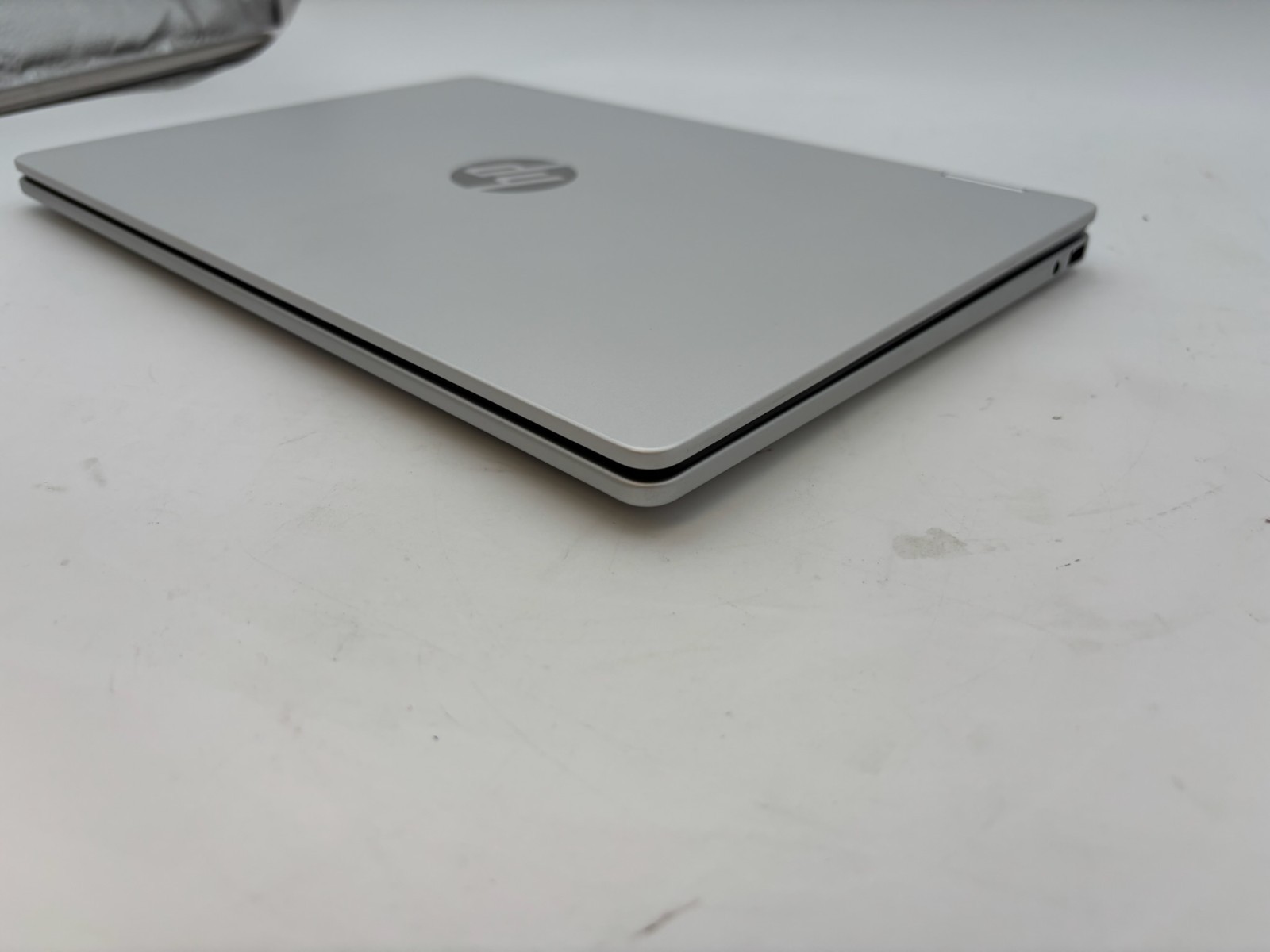 HP OmniBook 5 Flip Laptop 14-fp0013dx 14″ 512 GB SSD 8 GB RAM Core 5 120U