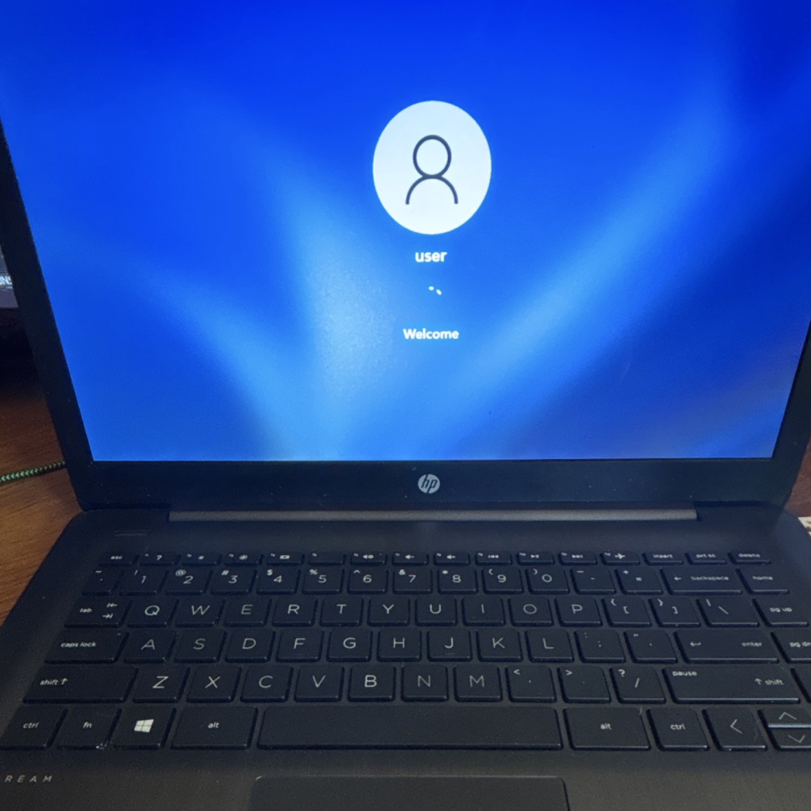HP Stream 14″ Notebook Laptop Black Windows 10 Built-in Webcam Wi-Fi USB HDMI