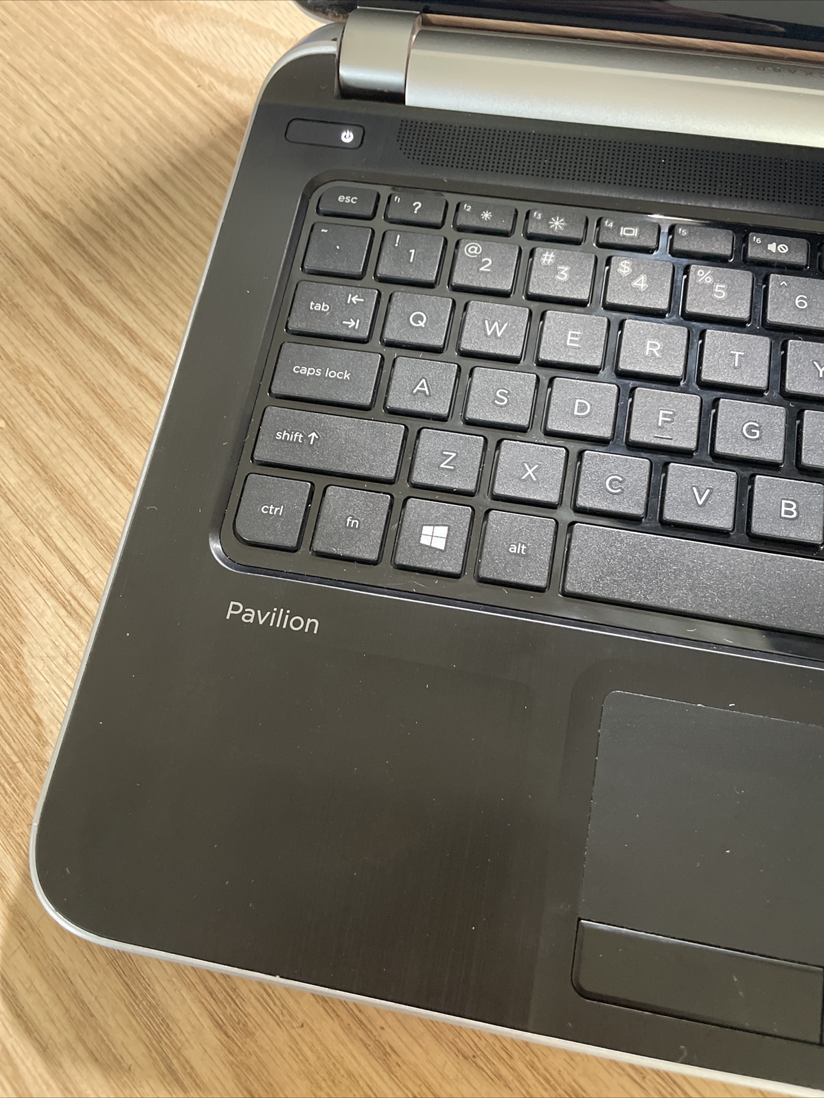 HP Pavilion TS AMD A4-1250 APU @1.0 GHz, 4 GB RAM, 500GB HDD, Touch, WIN 8.1
