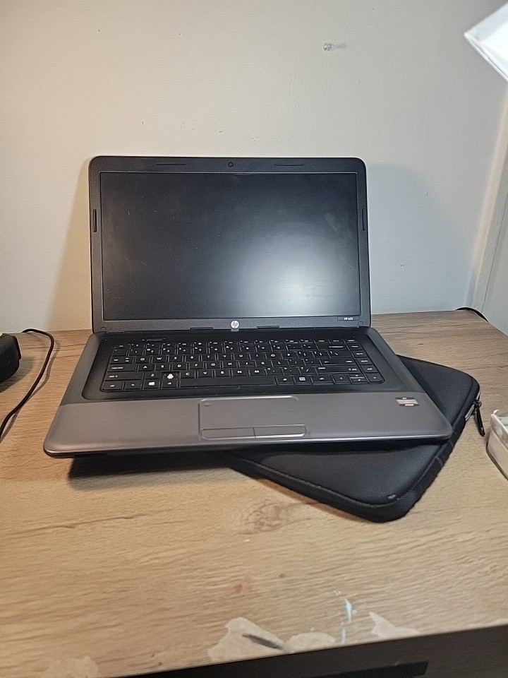 hp 655 E1 Vision black Laptop With Cover