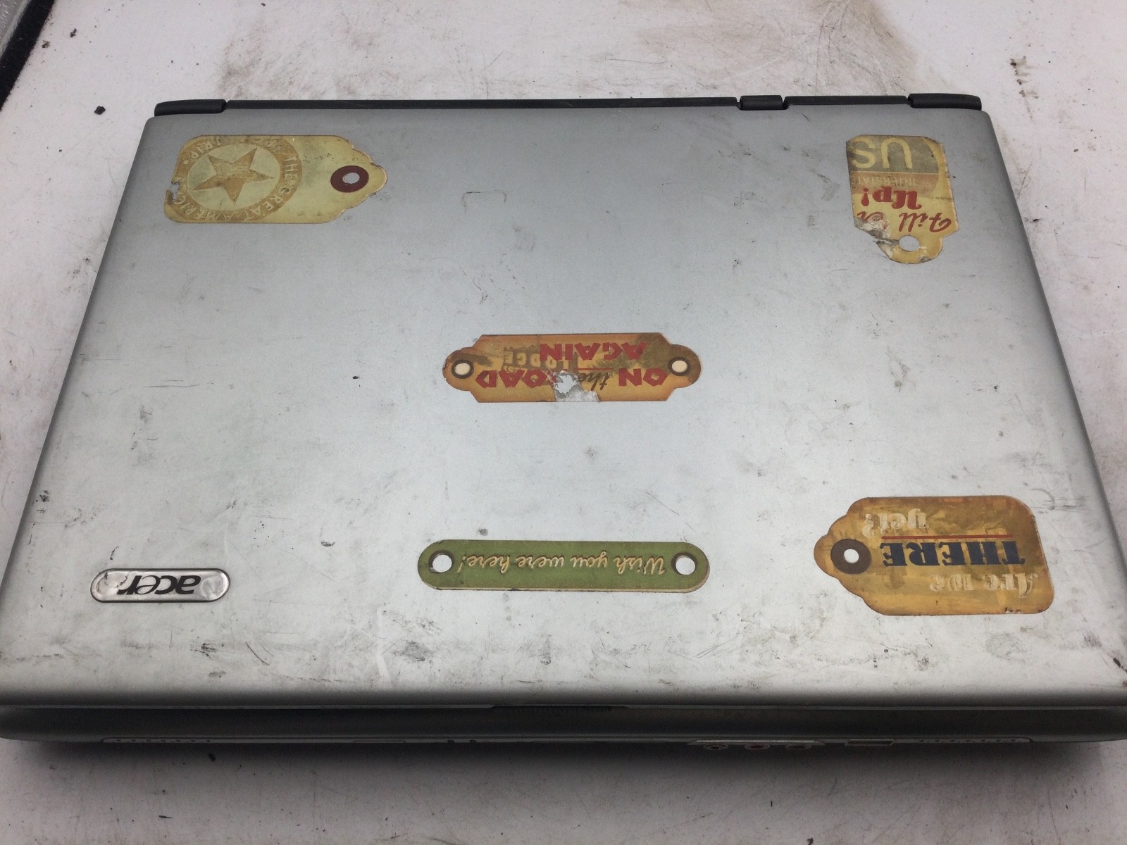 ACER TRAVELMATE 2300 – BOOTS TO BIOS – INTEL CELERON M – 256MB RAM – READ – BB