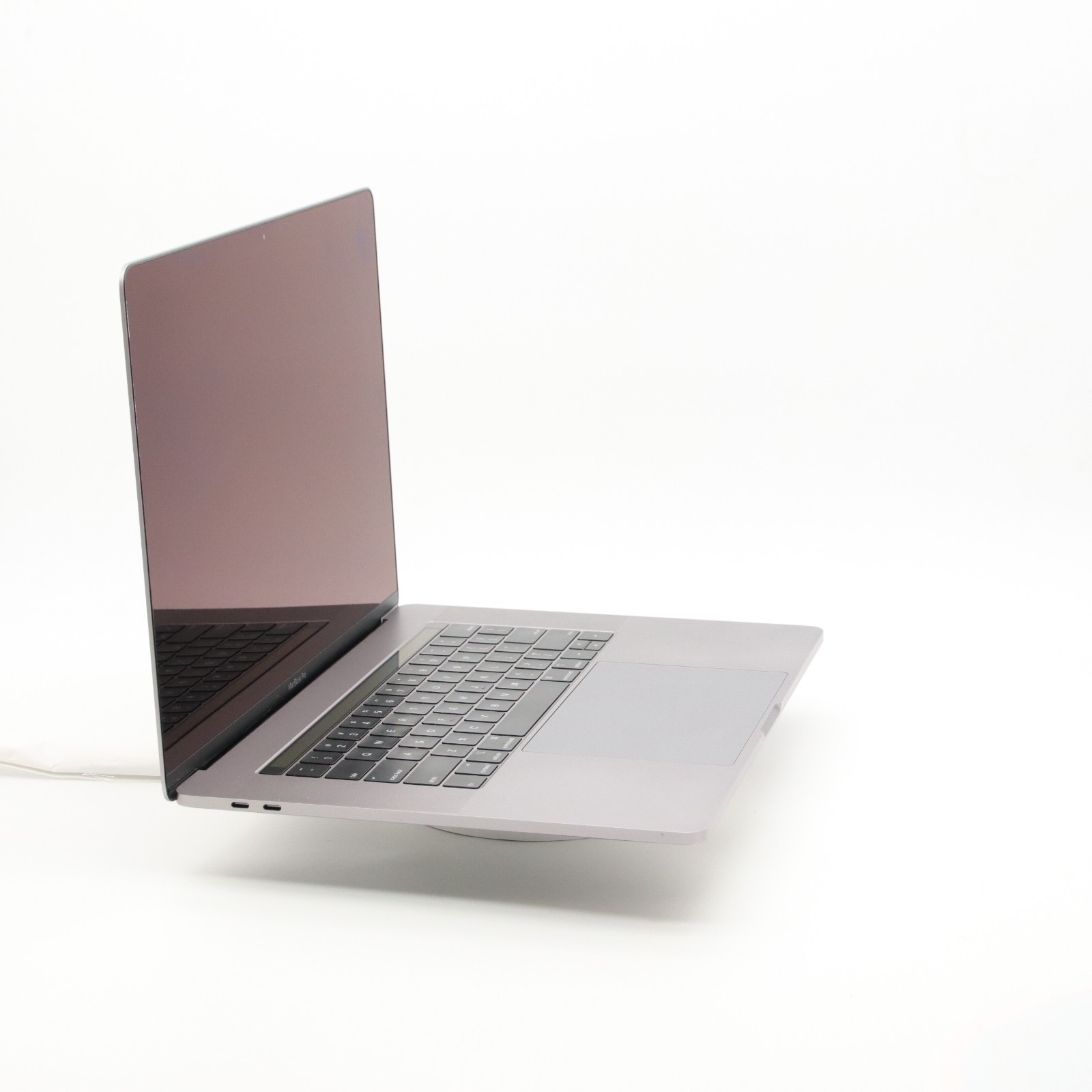 Apple MacBook Pro 15″ 2018 – Intel i9 6-Core Radeon 560X 4GB RAM 32GB 512GB SSD