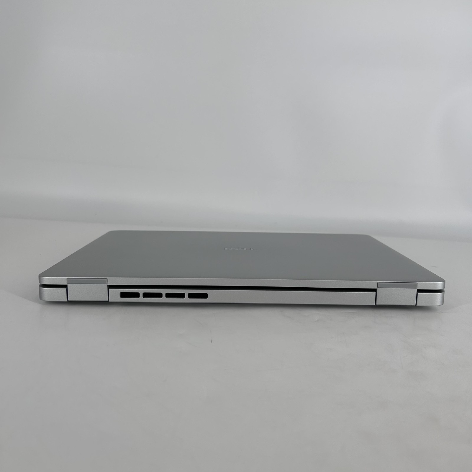 Dell Pro 14 PC14250 Platinum FHD+ 2.1 GHz Ultra 7 265U 16GB 512GB SSD Excellent