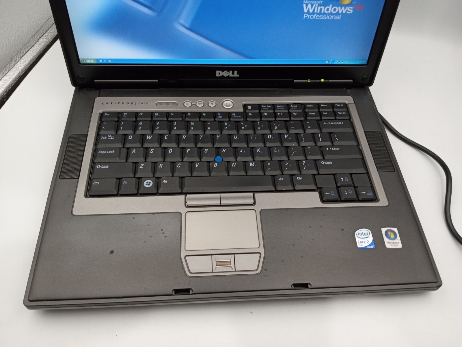 Dell D830 15″ Laptop Intel C2D 3GB RAM 320GB HDD XP RS232 -NO BATTERY -READ -RR