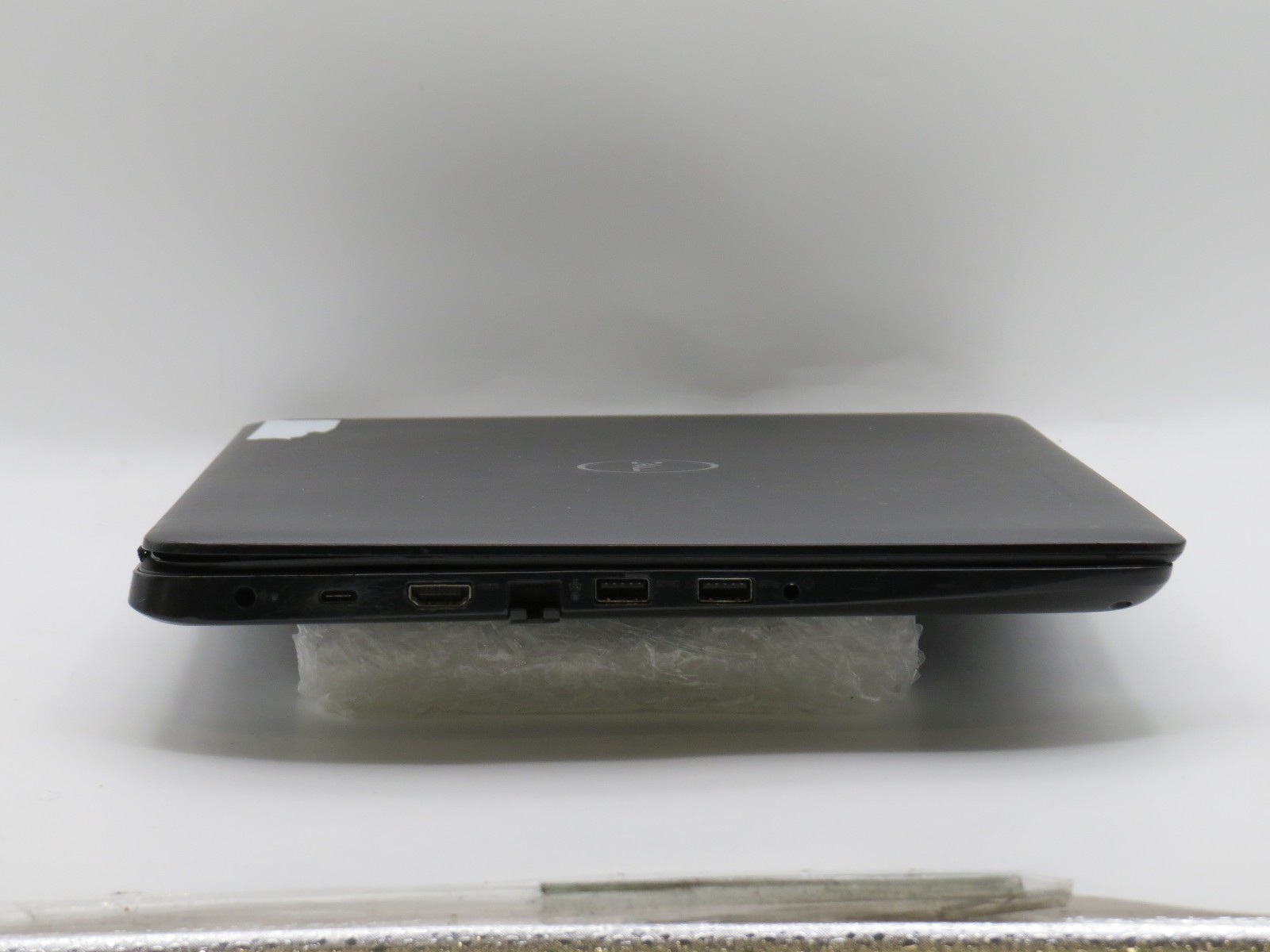 Dell Latitude 3500 i7-8565U @ 1.8GHz UHD 620 15.6″ No RAM/HDD/OS/AC