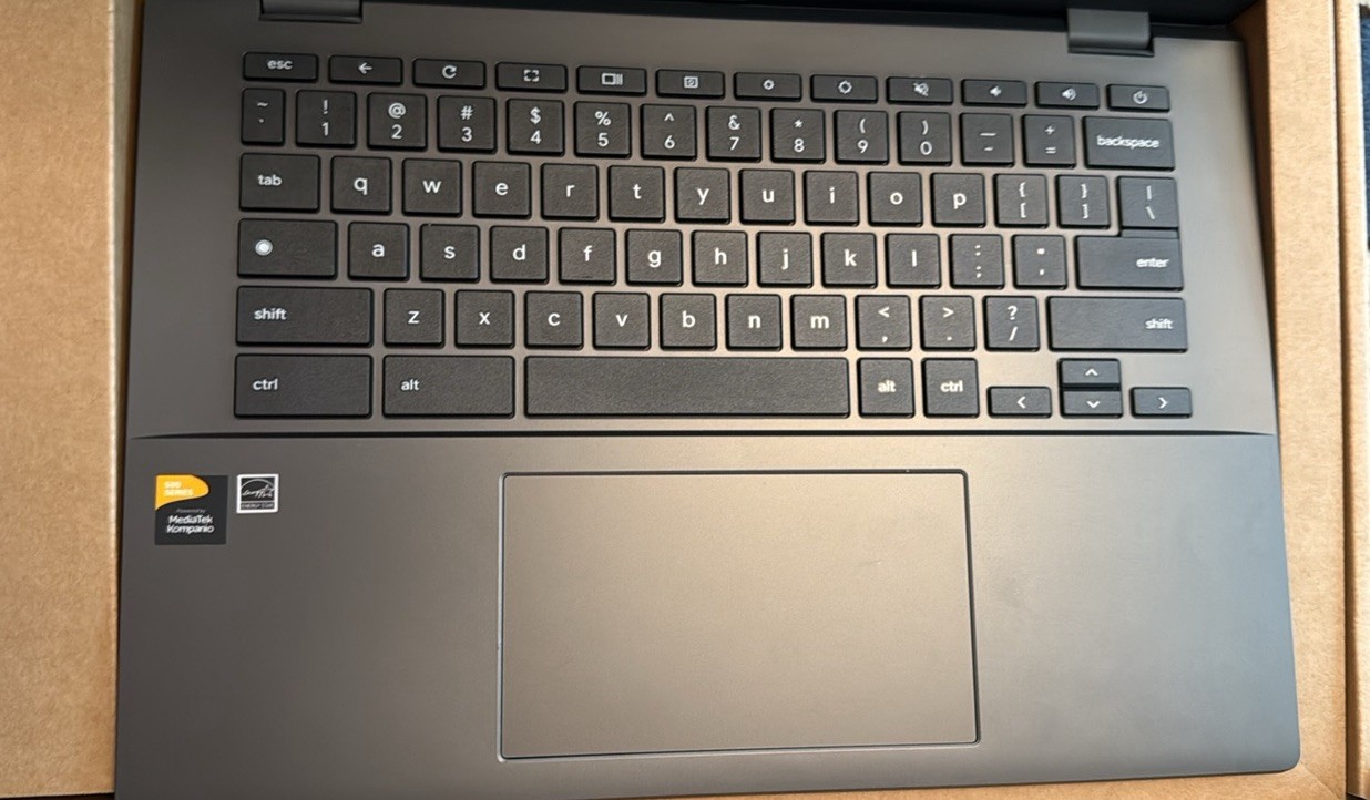 ASUS Chromebook CM1402 14″ FHD Laptop MediaTek Kompanio 520, 4GB RAM, 64GB eMMC
