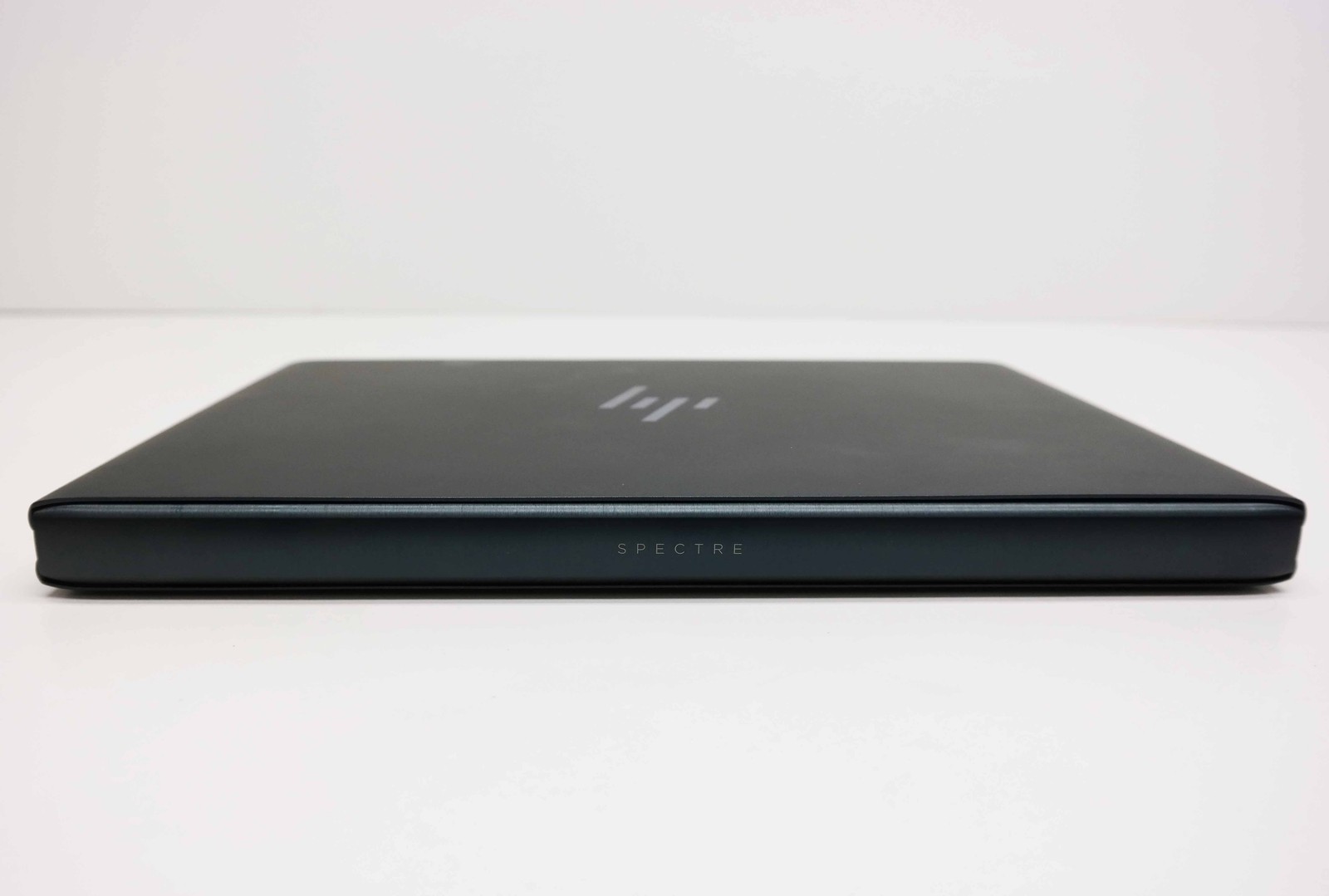 HP Spectre 3-in-1 17″ Foldable Laptop Core i7-1250U 16GB 1TB