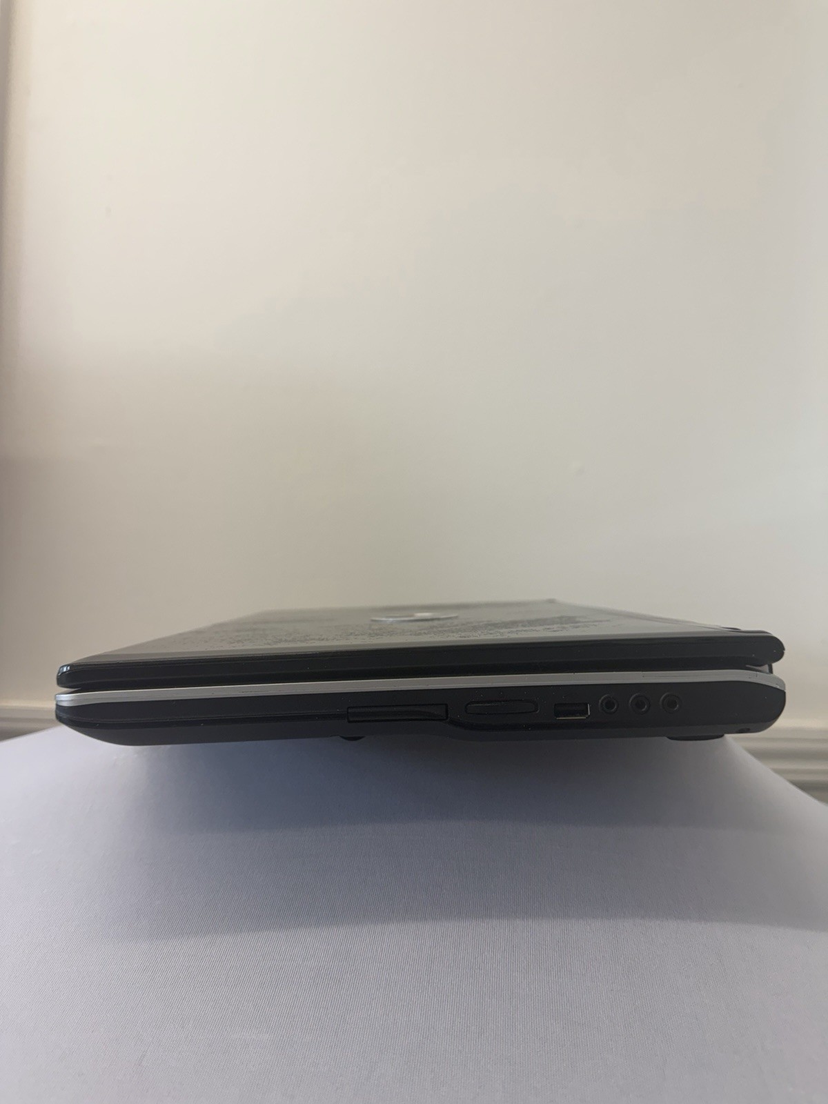Nobilis MS-1733 Laptop – Good Screen – Intel Pentium P6100 – Read Des