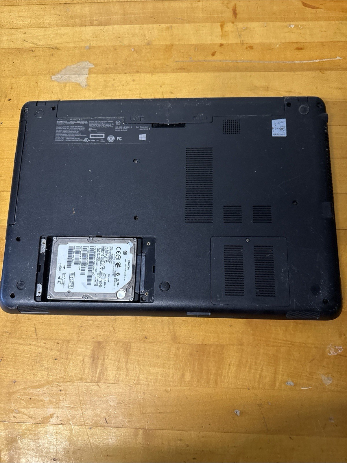 Sony VAIO Model SCF152C29L Laptop – Untested – See Pictures