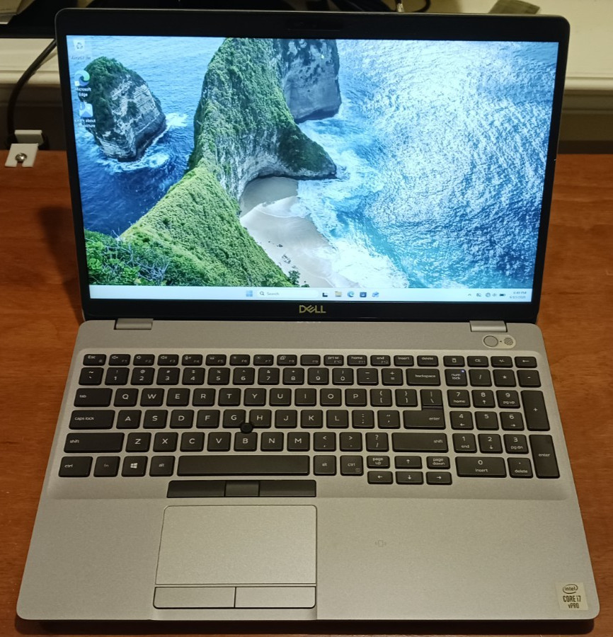 Dell Latitude 5511 i7-10850H 2.70GHz 16GB RAM 256GB SSD w/ Dell WD19TBS