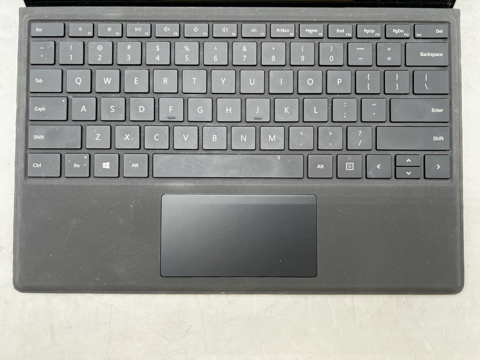 Mircosoft Surface Pro 7, i5-1035G4 CPU @ 1.10GHz, 8GB RAM, 256GB NVMe-No OS/AC