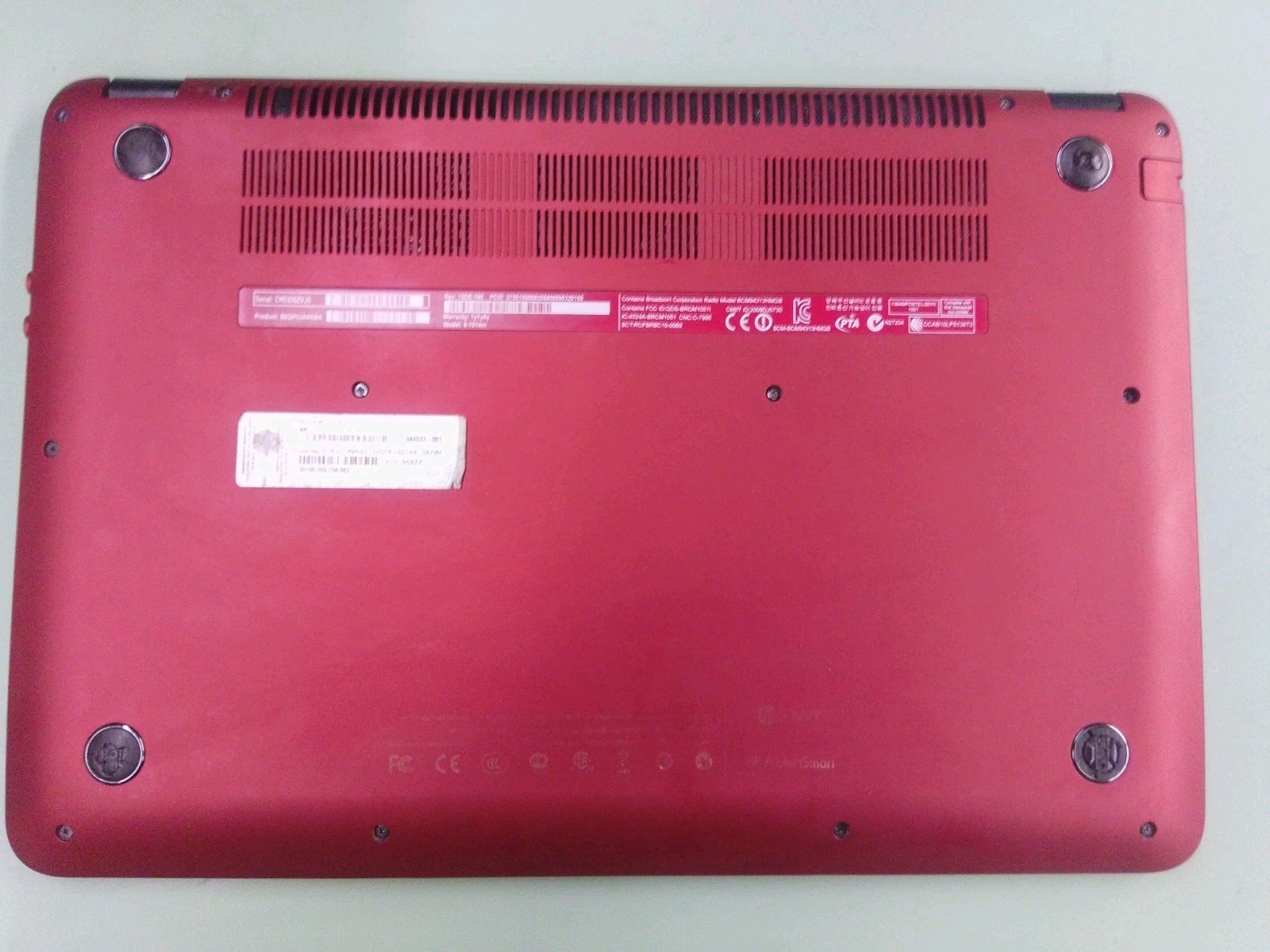 HP ENVY SLEEKBOOK 6, AMD A6 @ 2.1 GHz ,4GB, 500GB HDD, Beats Audio, Red