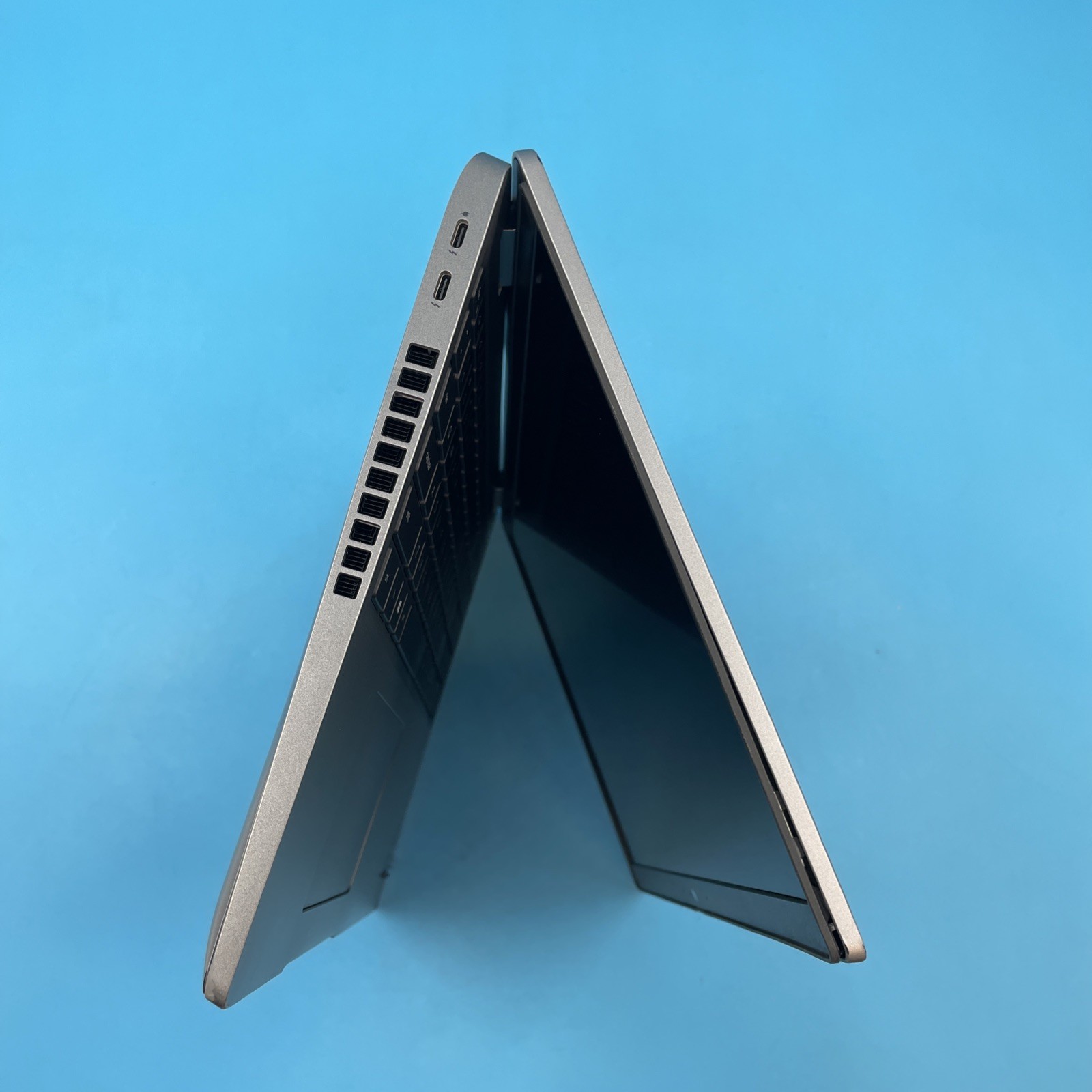 Dell Latitude 5520 | i7-1165G7 | 8GB RAM | 256GB SSD | NO OS | 53% BATTERY