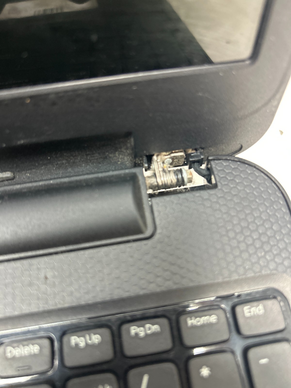 Dell Inspiron 3531 Intel Celeron N2830 2.16GHz 4GB NO HDD
