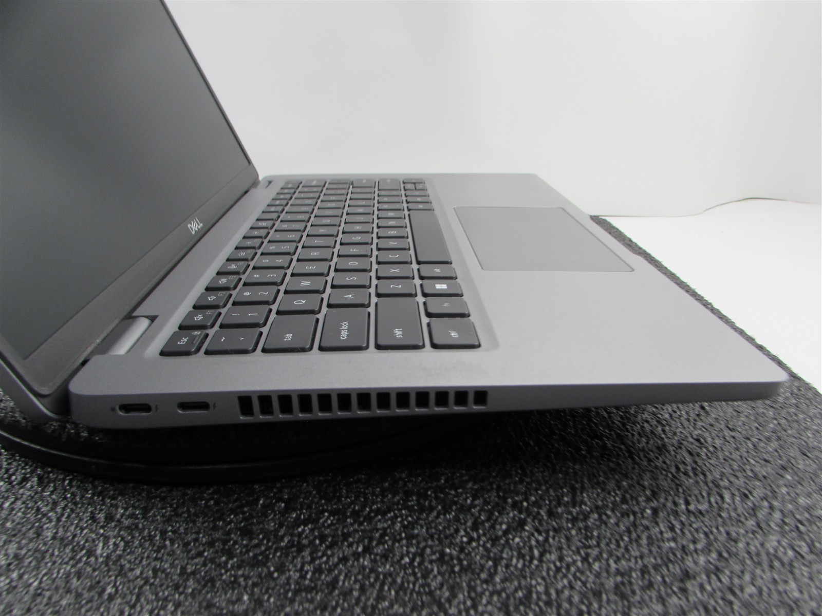 DELL LATITUDE 5430 1920X1080 FHD CORE I7-1265U 256GB SSD NO RAM NO O.S