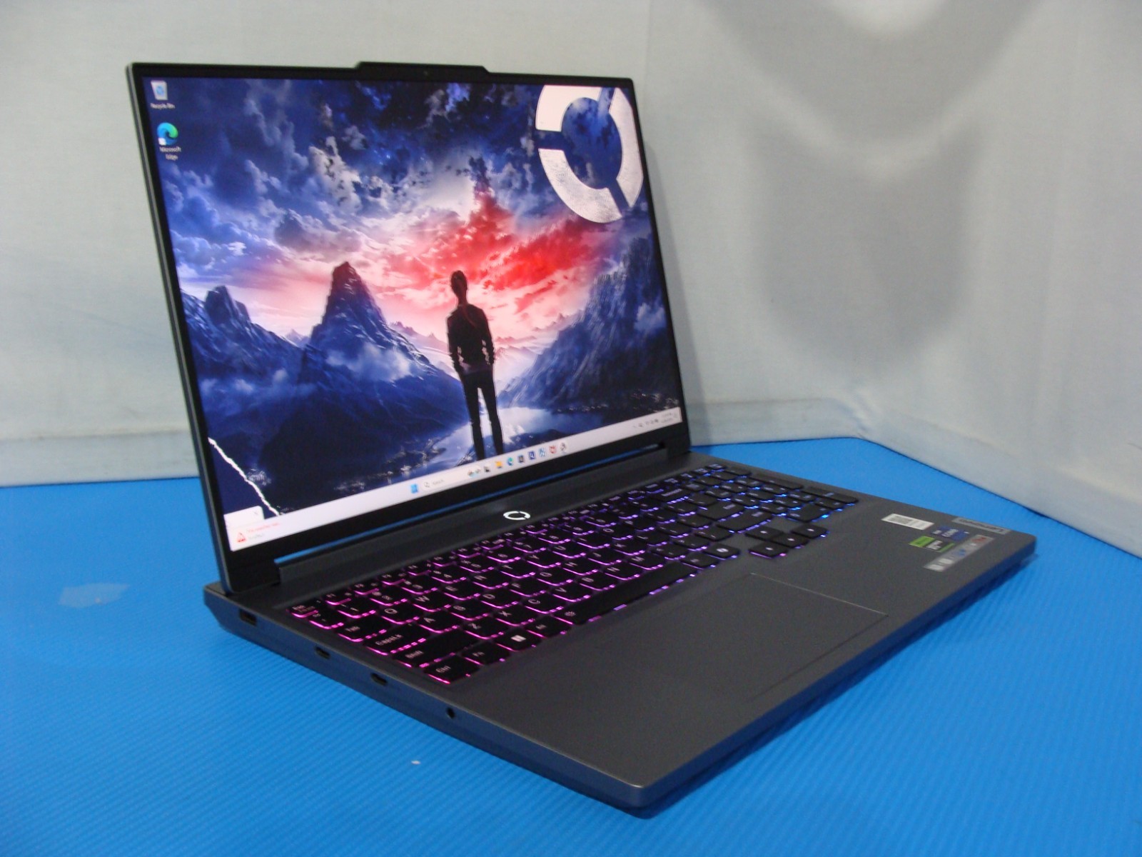 Lenovo Legion 5 16IRX9 16″ WQXGA 165hz i9-14900HX 2.2GHz 64GB 2TB RTX 4060 8GB