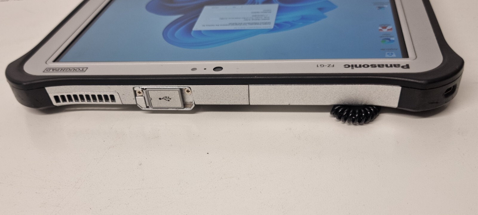 10.1″ PANASONIC TOUGHPAD FZ-G1 MK4 i5-6300U 2.40GHZ 4GB 256GB – GRADE A