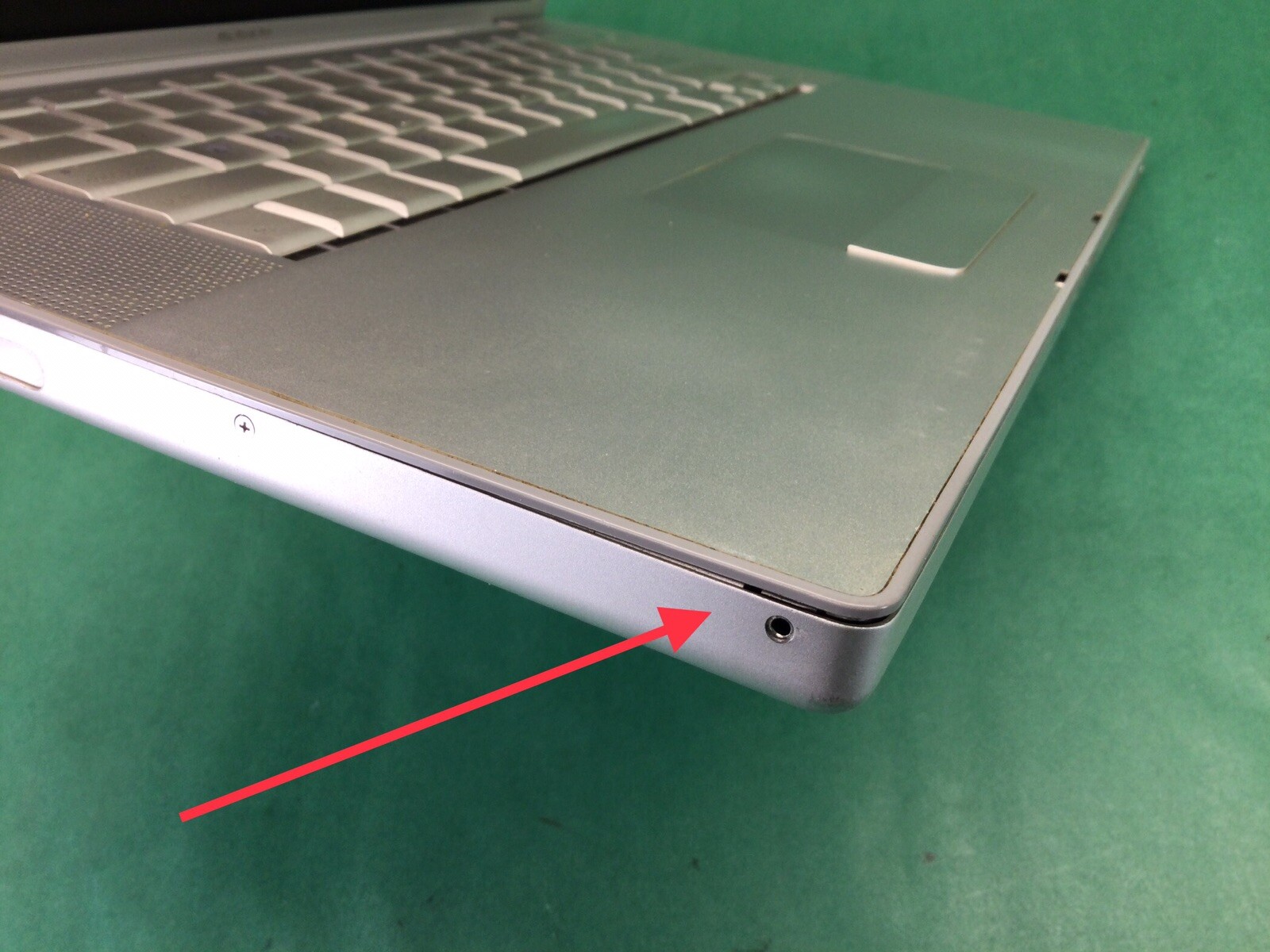 Apple MacBook Pro A1150 – 15.5” Laptop – UNTESTED