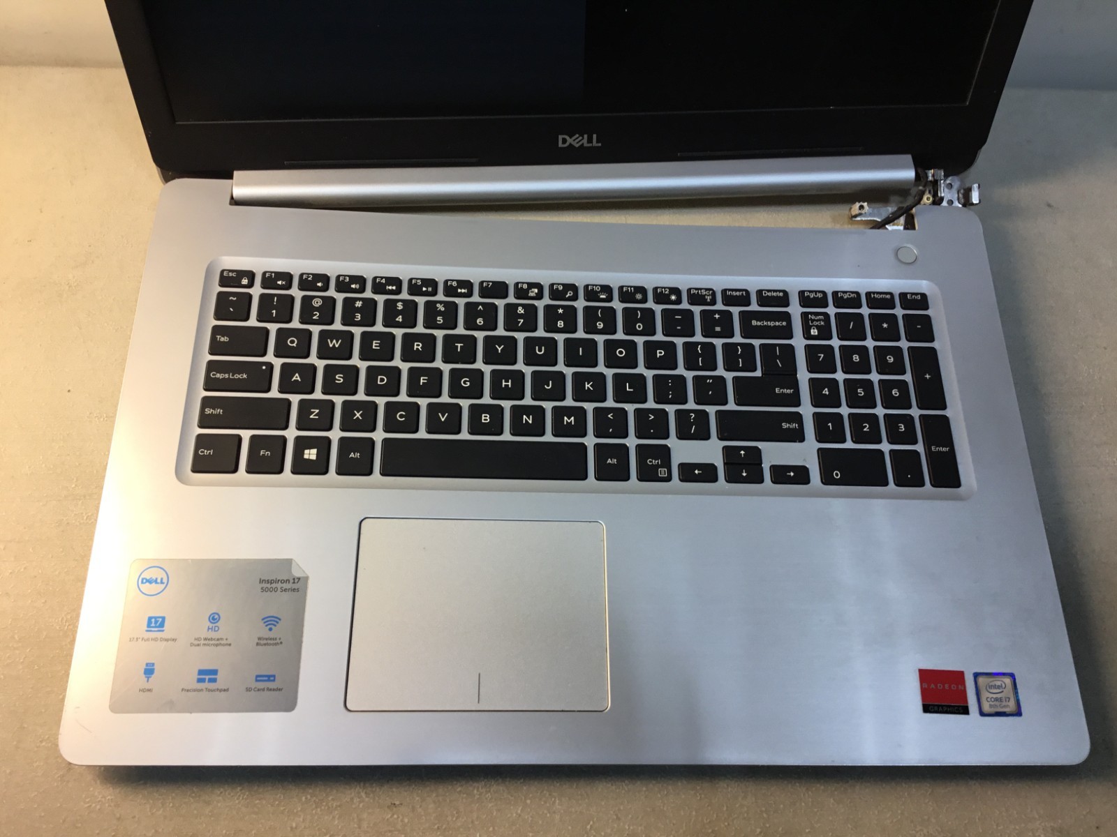 Dell Inspiron 17 5767 – FHD – i7-8600U – 4GB – NO HD