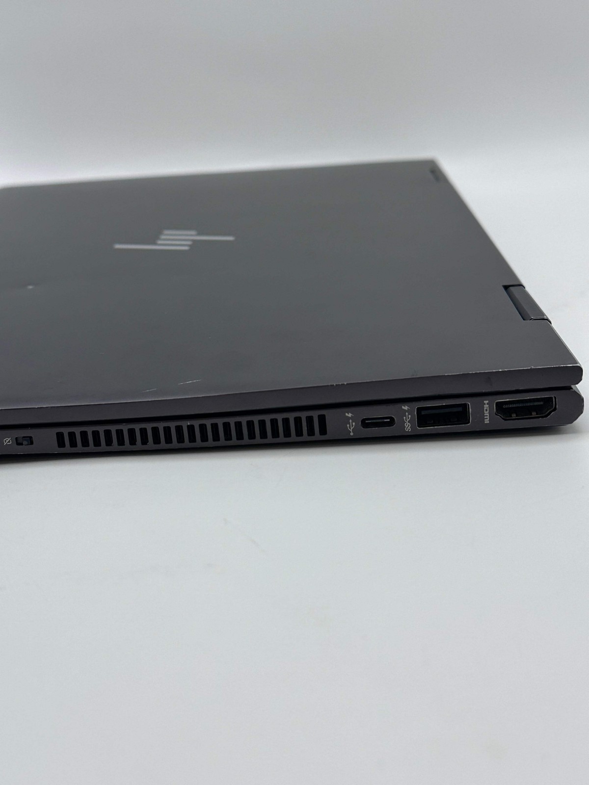 HP ENVY x360 15.6″ Laptop AMD Ryzen 5 4500U Series 8GB RAM 512GB w/ Charger