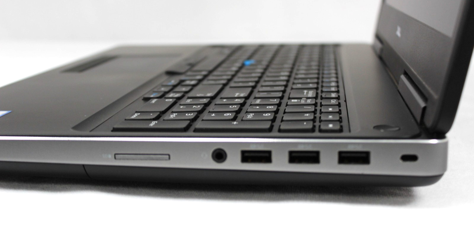 Dell Precision 7520 Laptop 15.6″ i7-6820HQ 32GB RAM 256GB SSD Nvidia Quadro M220
