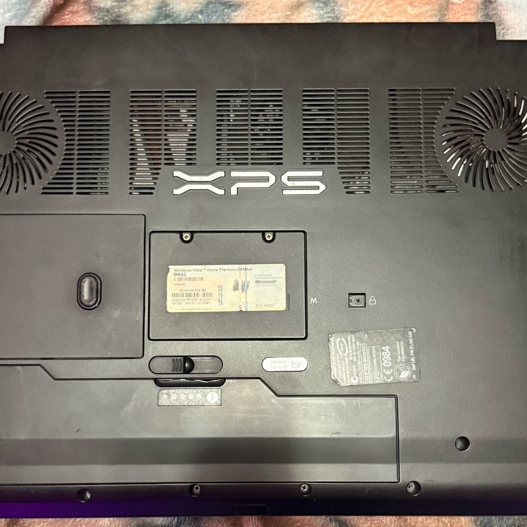 Dell XPS M1730 17-inch Gaming Laptop SLI Graphics Core 2 Duo