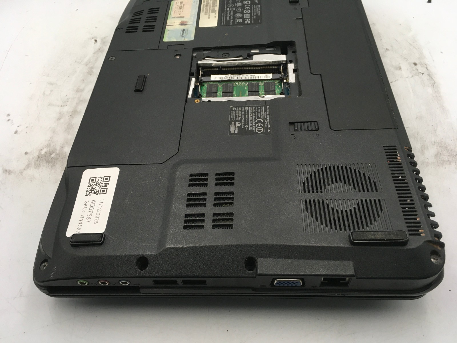 ACER ASPIRE 4730Z – BOOTS TO BIOS – INTEL PENTIUM T3400 – 1GB RAM -READ DESC- BB