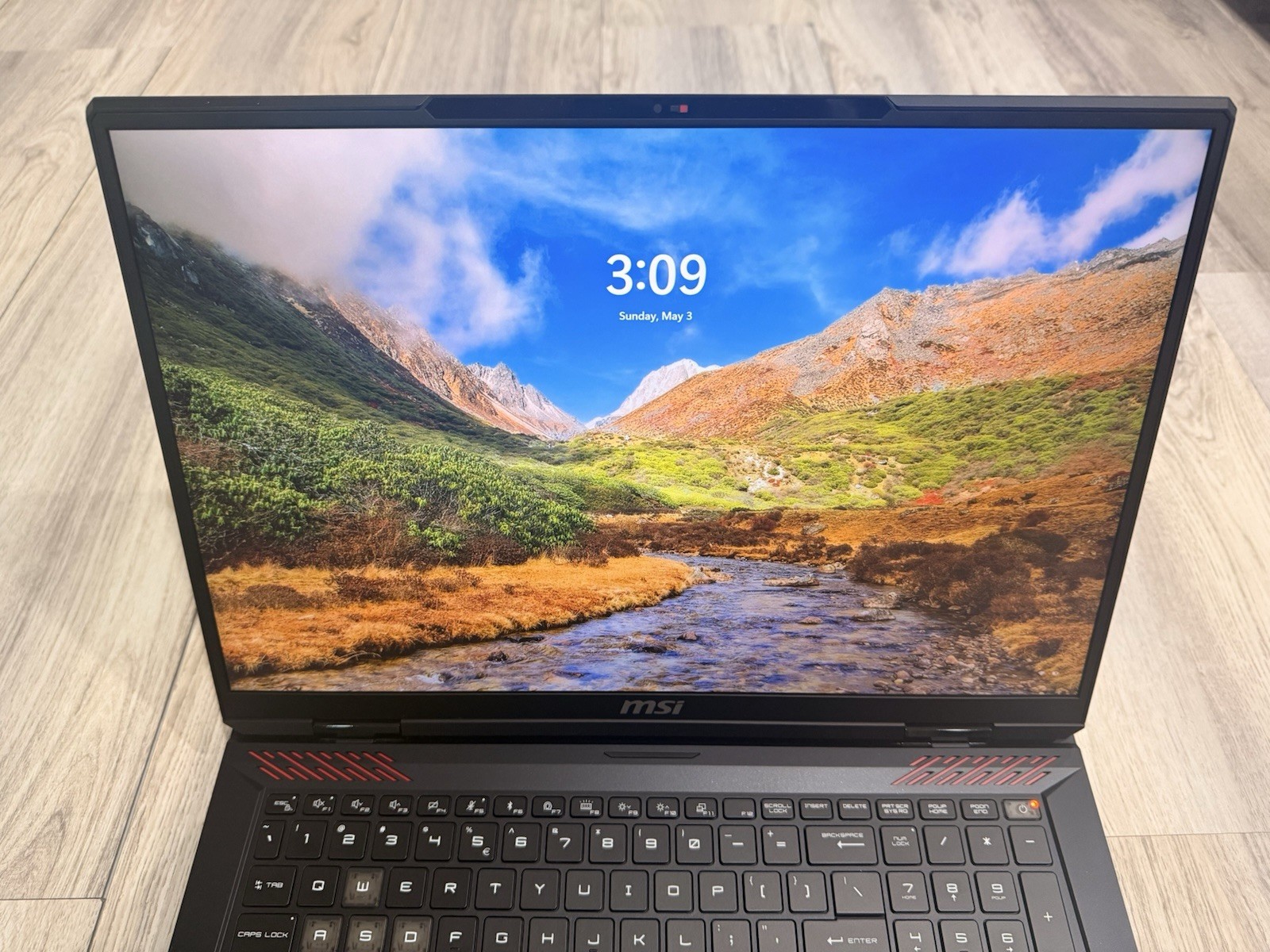 MSI Raider 18” HX Laptop Core Ultra 9 RTX 5080 64GB RAM 2TB SSD