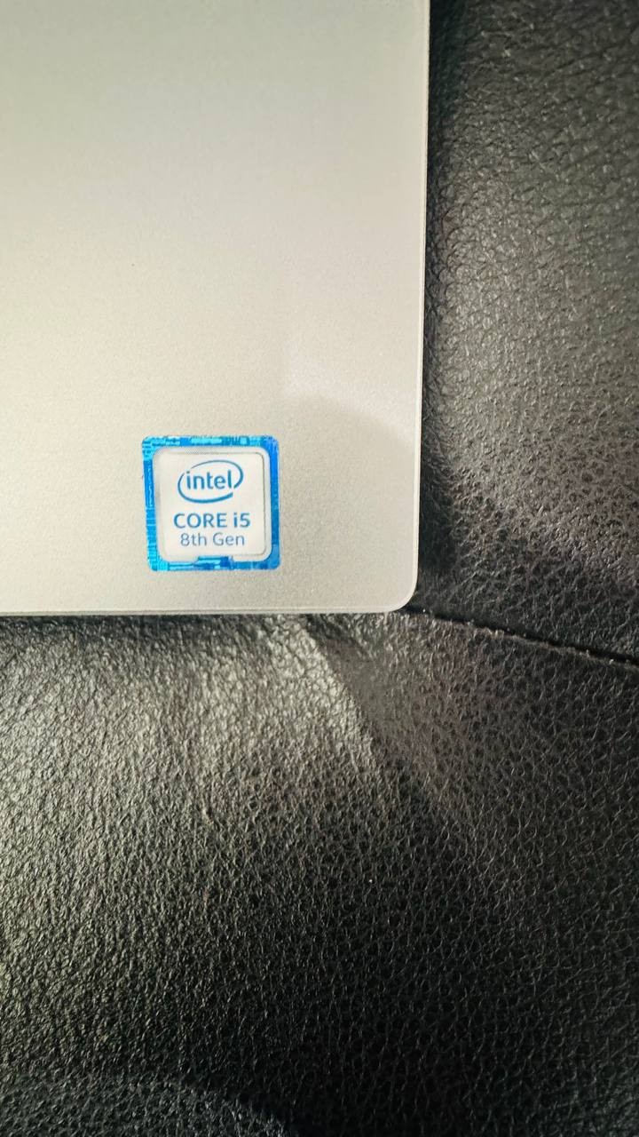 Dell Latitude 3301 8GBRM – 256GB i5-8265U Windows 11 Pro come withe adopter