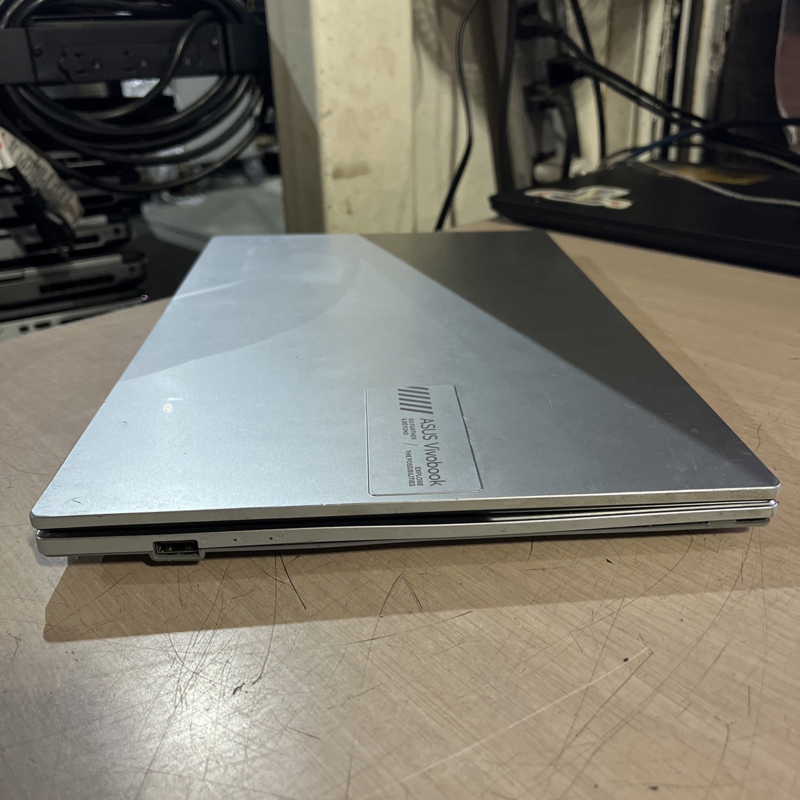 ASUS VIVOBOOK GO 15 E1504F AMD RYZEN 8GB RAM NO HD
