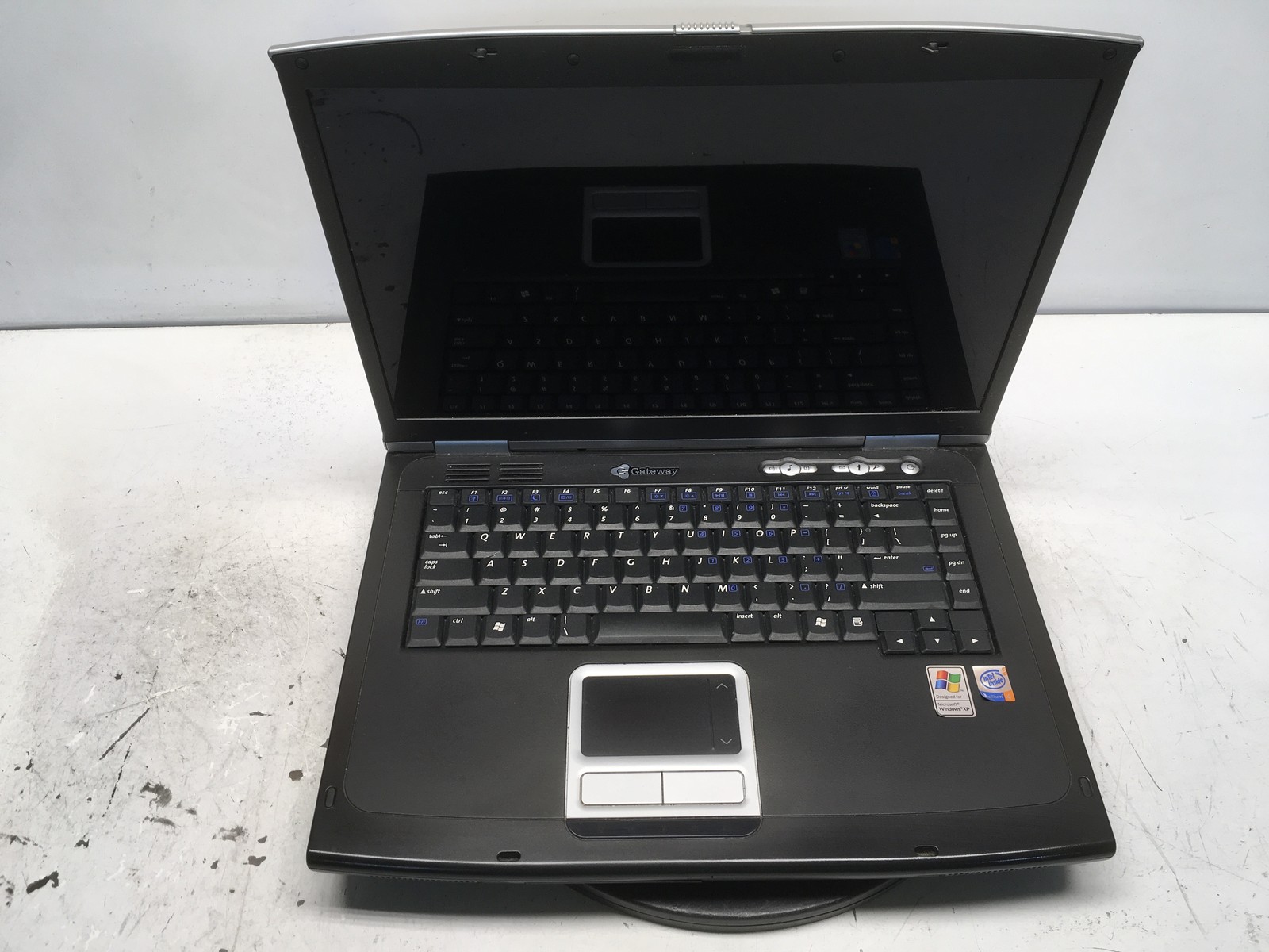 Gateway 7322 Mobile Intel Pentium 4 1860MHz 480 MB NO HDD No Batt