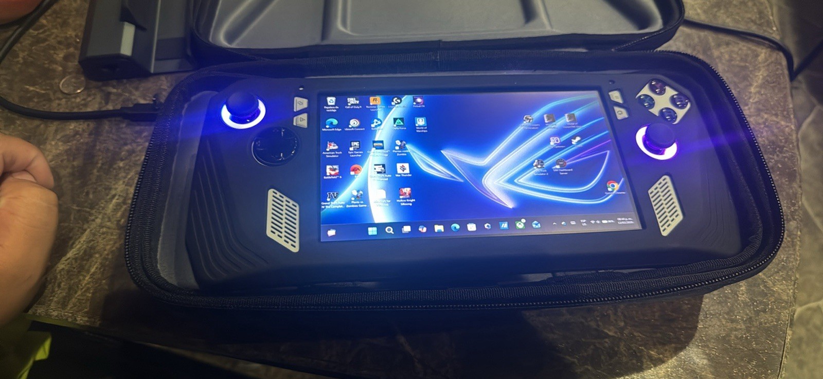 AZUS ROG Ally 7″ -AMD Z1 Extreme – 2Tb COMBO WITH ACCESSORIES