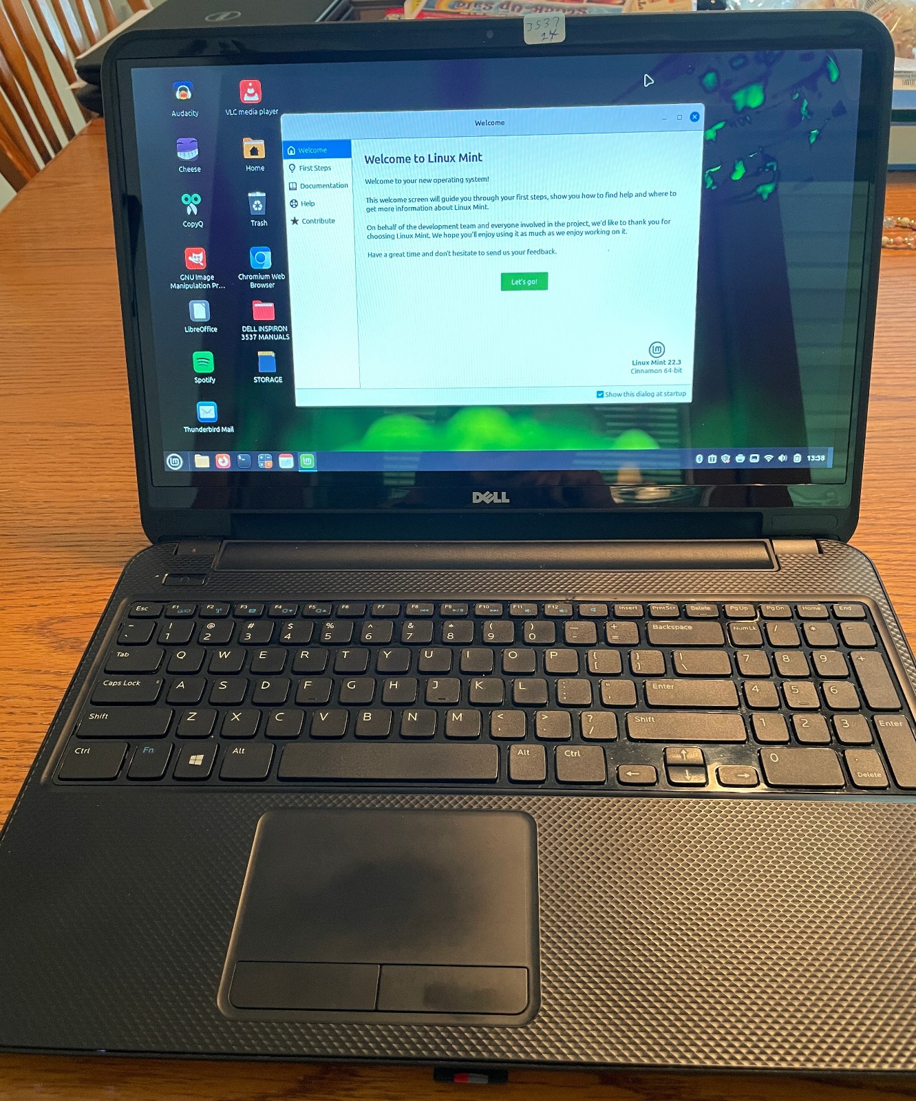 DELL INSPIRON 15-3537 Laptop 15″ *TOUCH* i3 256gb+1tb Linux Mint 22.3-extras-24