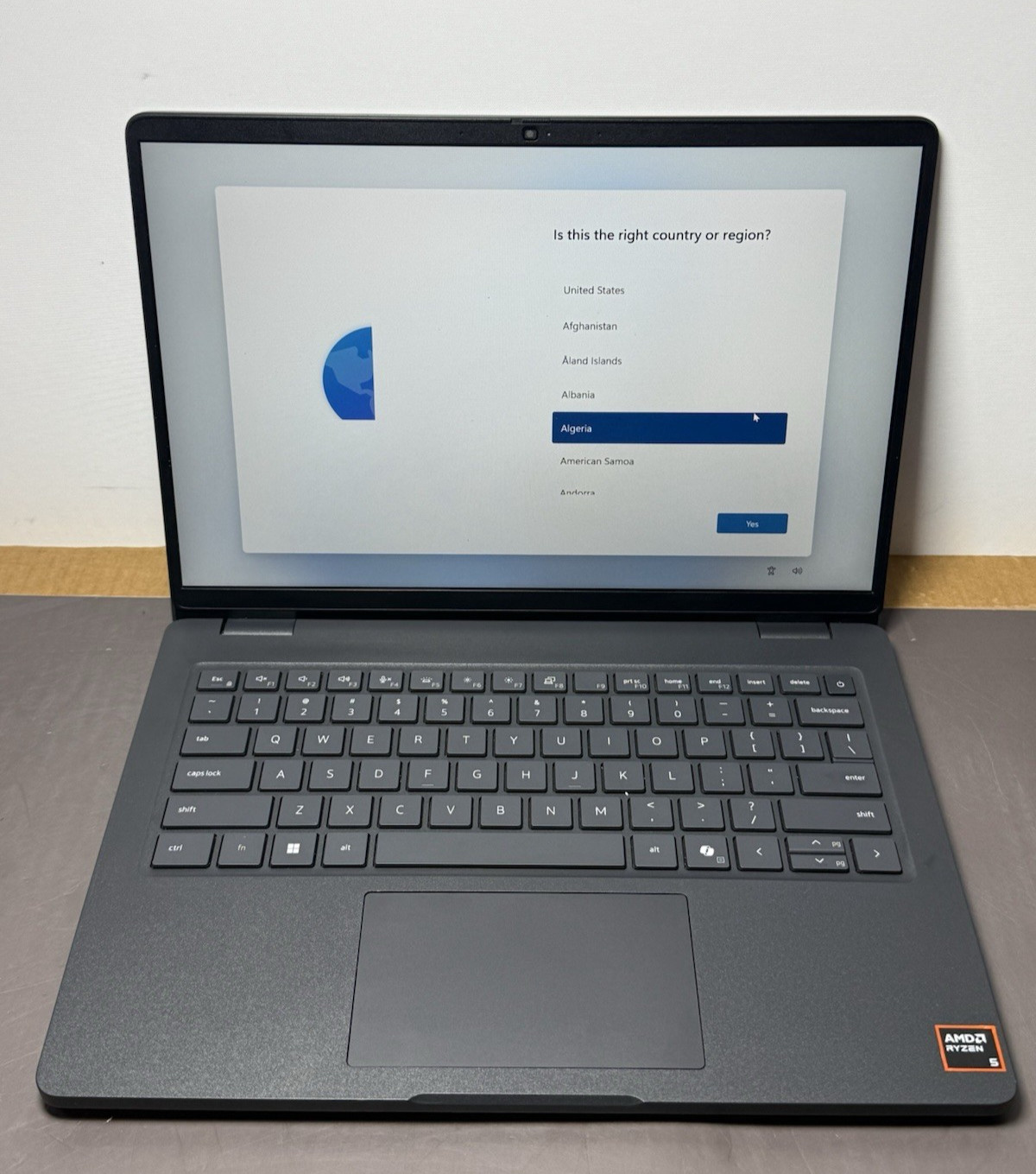 Dell Pro 14 PC14255 14″ AMD Ryzen 5 220 16GB RAM 256GB SSD Radeon 740M, 100%