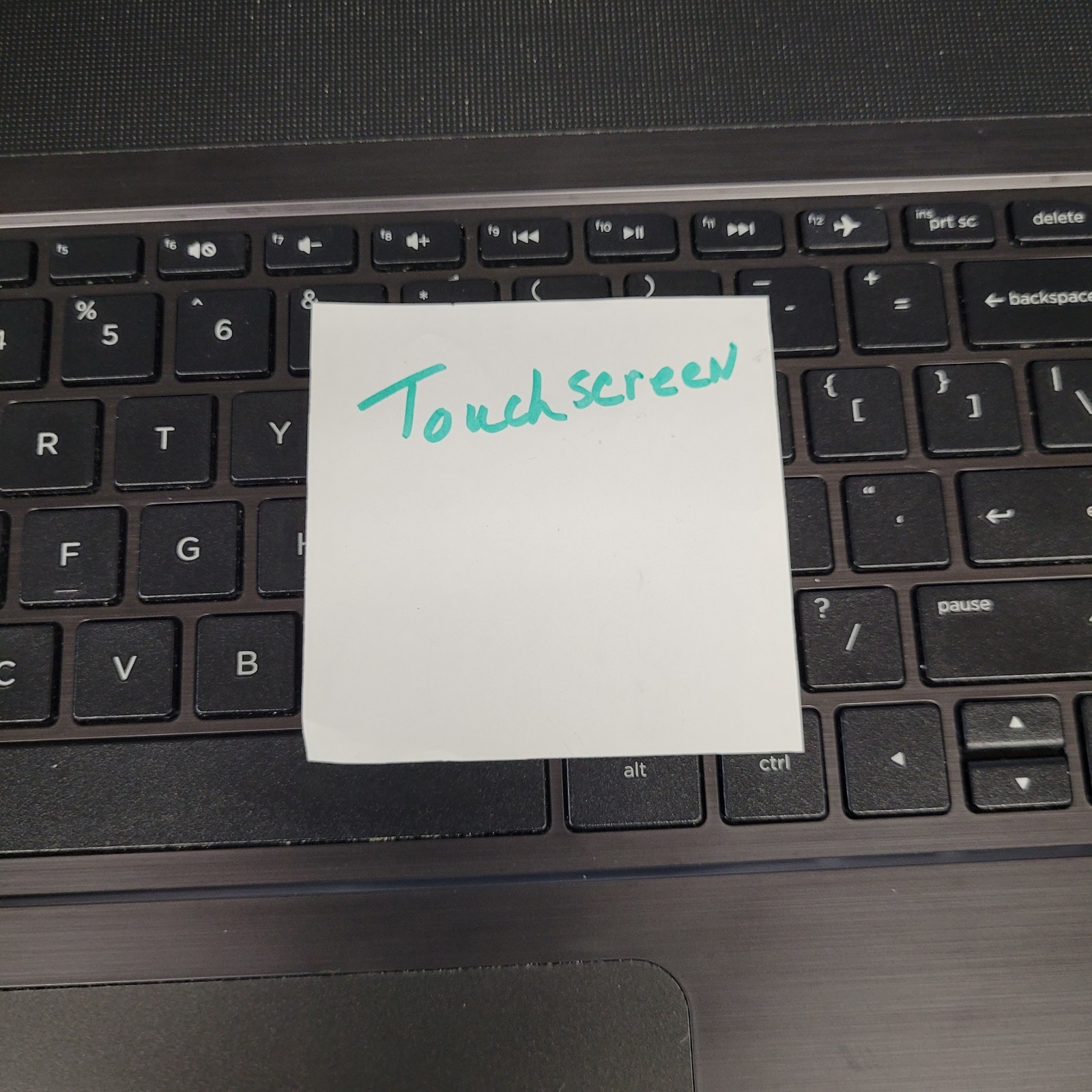 HP Pavilion 17-f233nr AMD A10- 5745m @2.10 GHz/ 8 GB RAM / 1 TB HDD Windows 11