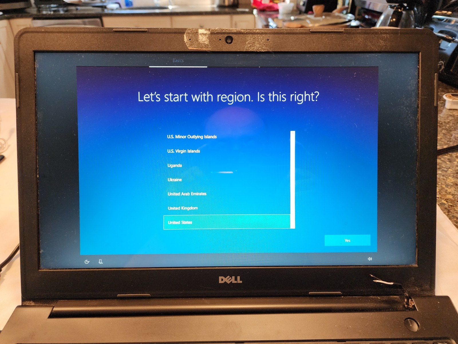 Dell Inspiron 15 5547 15.6″ i5-4210U 8GB RAM 1TB HDD – WORKS – NEEDS HINGE