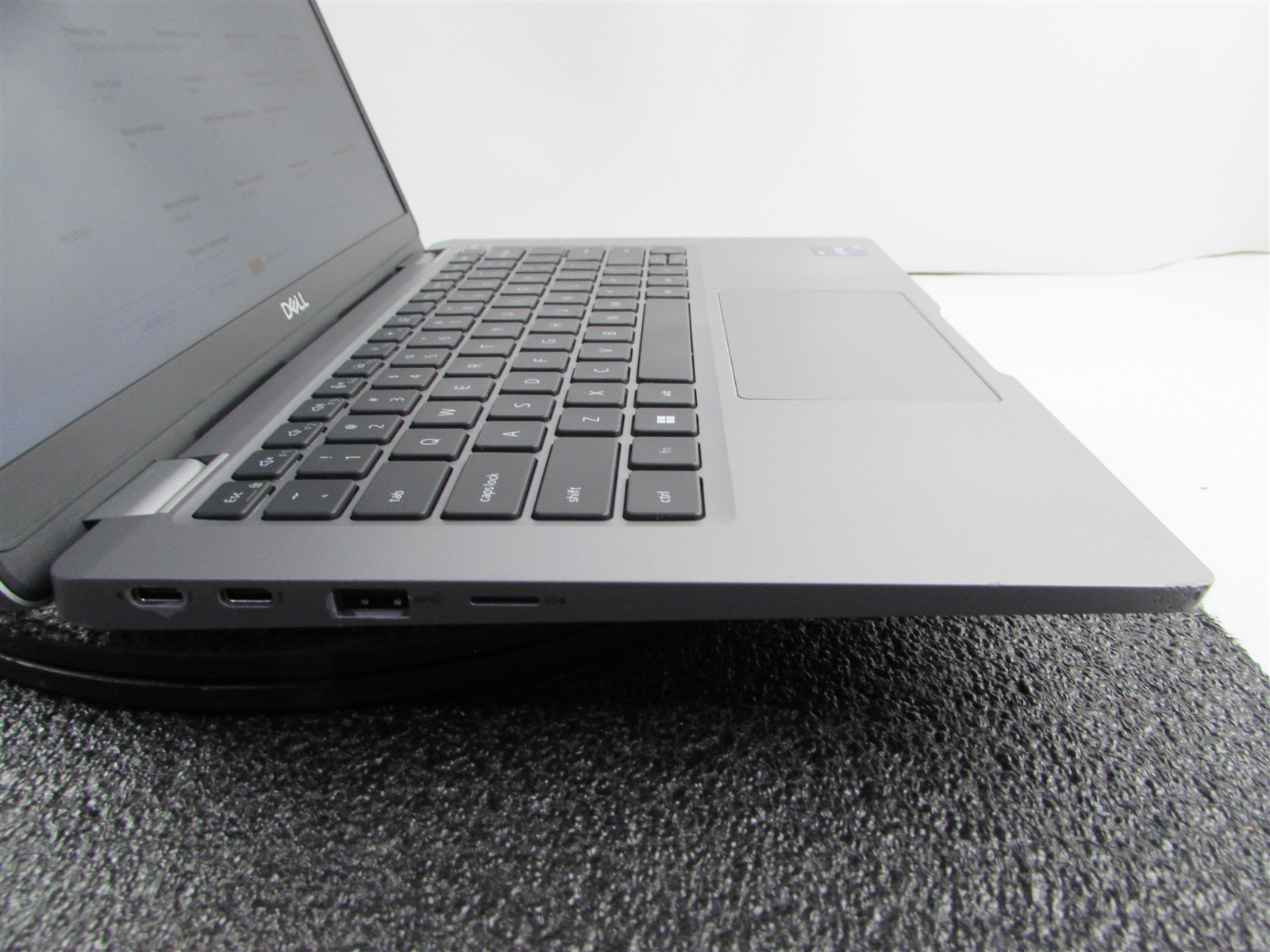 DELL LATITUDE 5330 FHD TOUCHSCREEN I5-1245U 10 CORE 512GB SSD 16GB RAM NO O.S