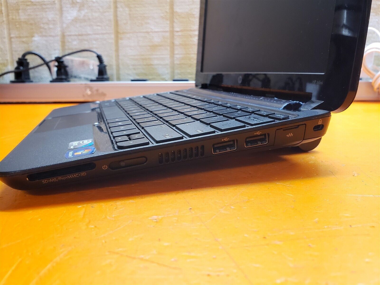 ⭐️⭐️⭐️⭐️⭐️ **READ** HP Mini 2102 Laptop Netbook *No HDD or RAM*