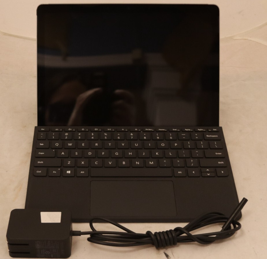 (1926) Microsoft Surface Go 2, 10.5″, Intel Core m3, 4GB, 64GB