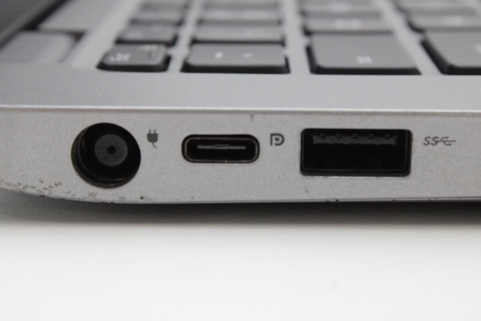 Dell Latitude 5410 Used 14″ i7-10610U, 16GB RAM, 256GB NVMe