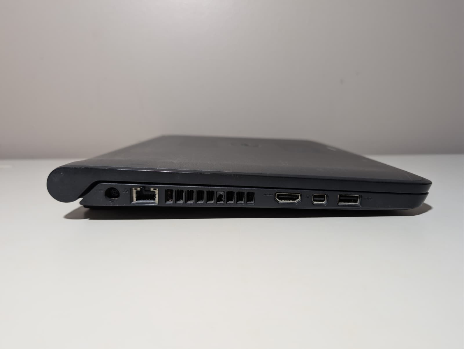 13″ Dell Latitude 3350 TouchScreen | i3 5th 8GB RAM 128GB SSD | Win 11 Pro