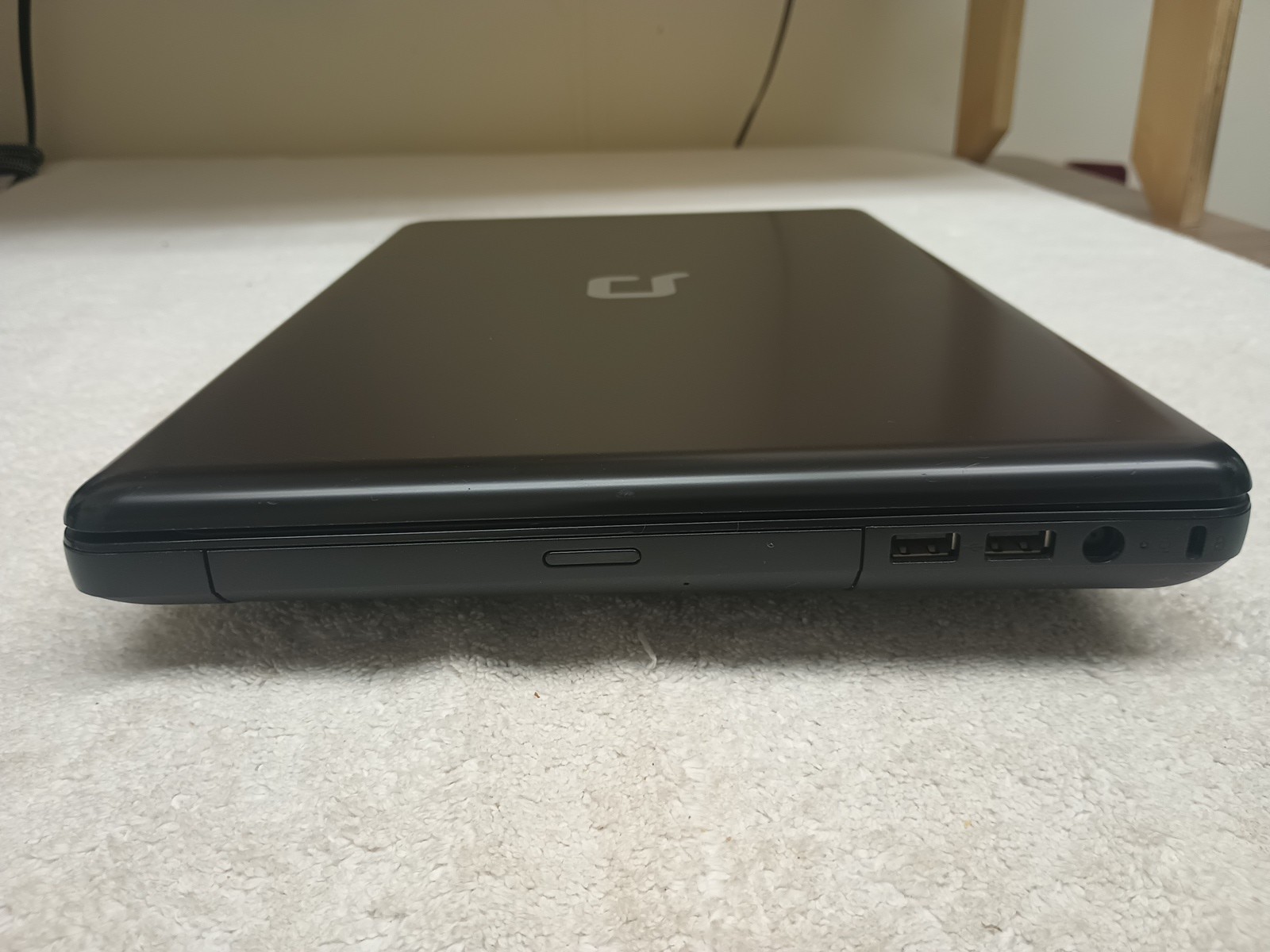 Compaq Presario CQ57-229WM AMD C-50 1.00 GHz 4 GB Ram NO HDD Boot To Bios