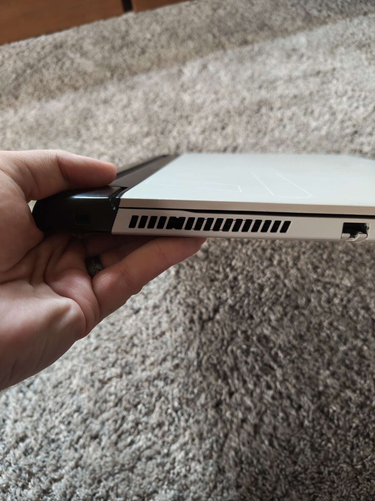 Alienware m17 R4 17in i7-10870H 32GB 1TB SSD RTX 3060 Win 11 Home