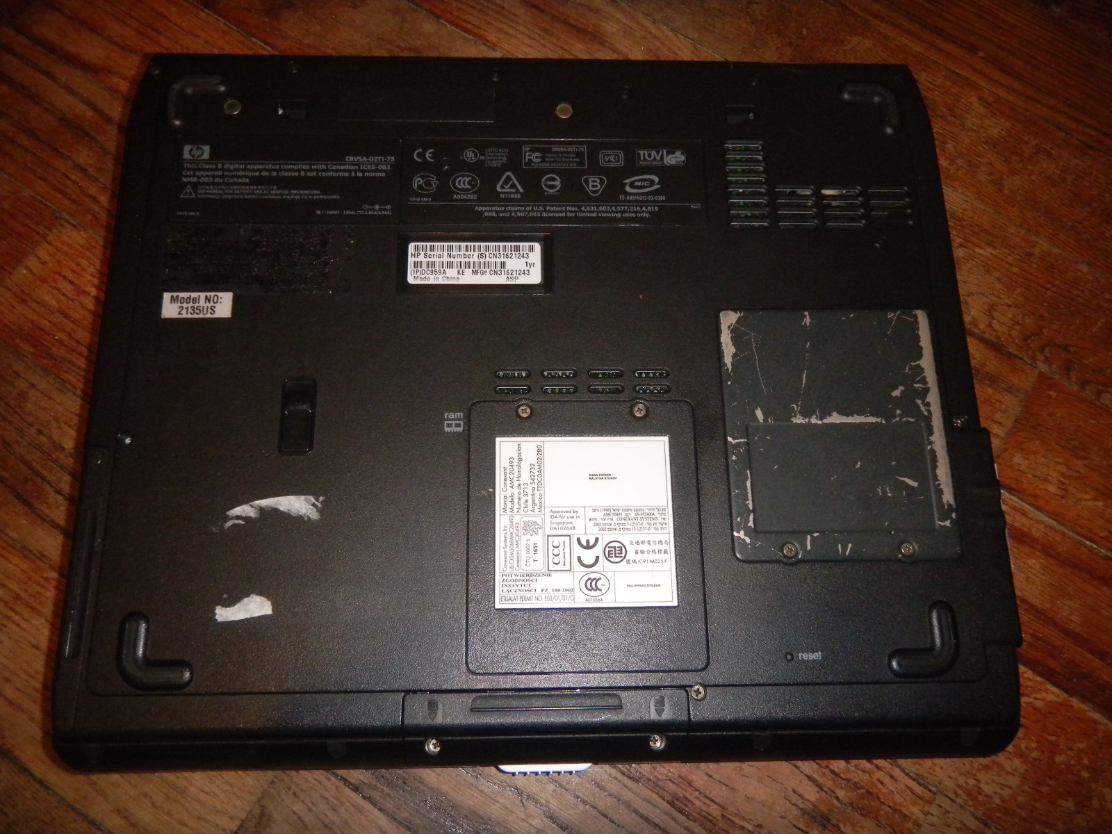 Compaq Presario V2000 series V2582us Laptop Computer – Good Glossy Screen, Parts