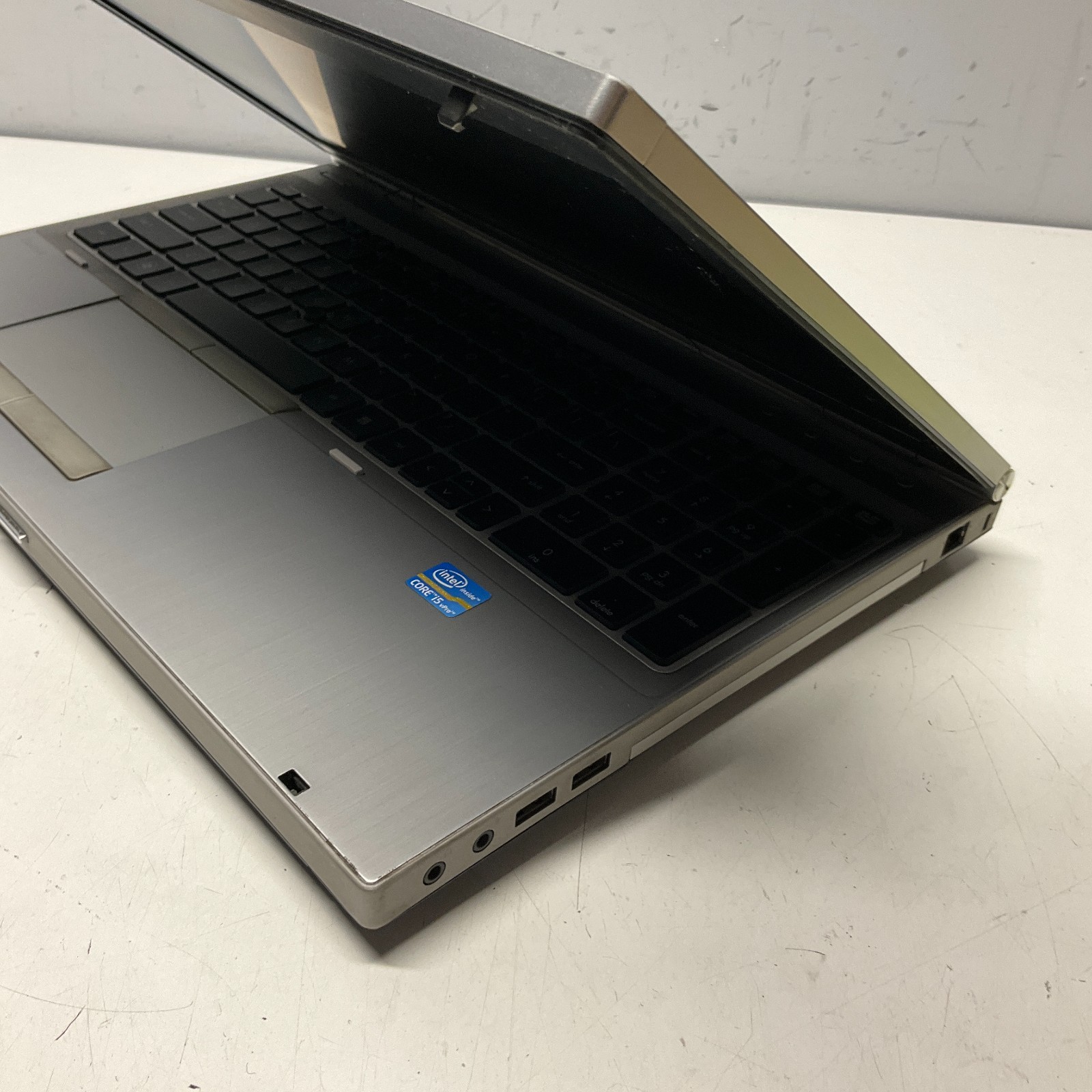 HP EliteBook 8560p 15.6″ Intel Core i5 2520M 2.50GHz 4GB RAM 320GB HDD NO BATT