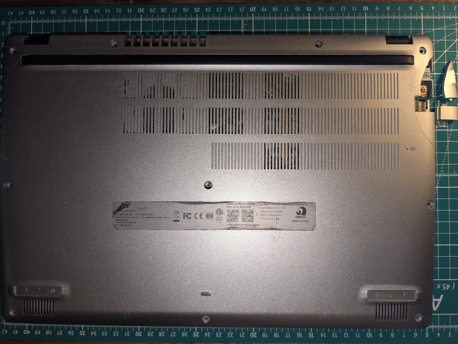ACER ASPIRE A515-43 AMD RYZEN 3 3200U @ 2.6GHz, NO RAM, NO HDD/OS, for parts