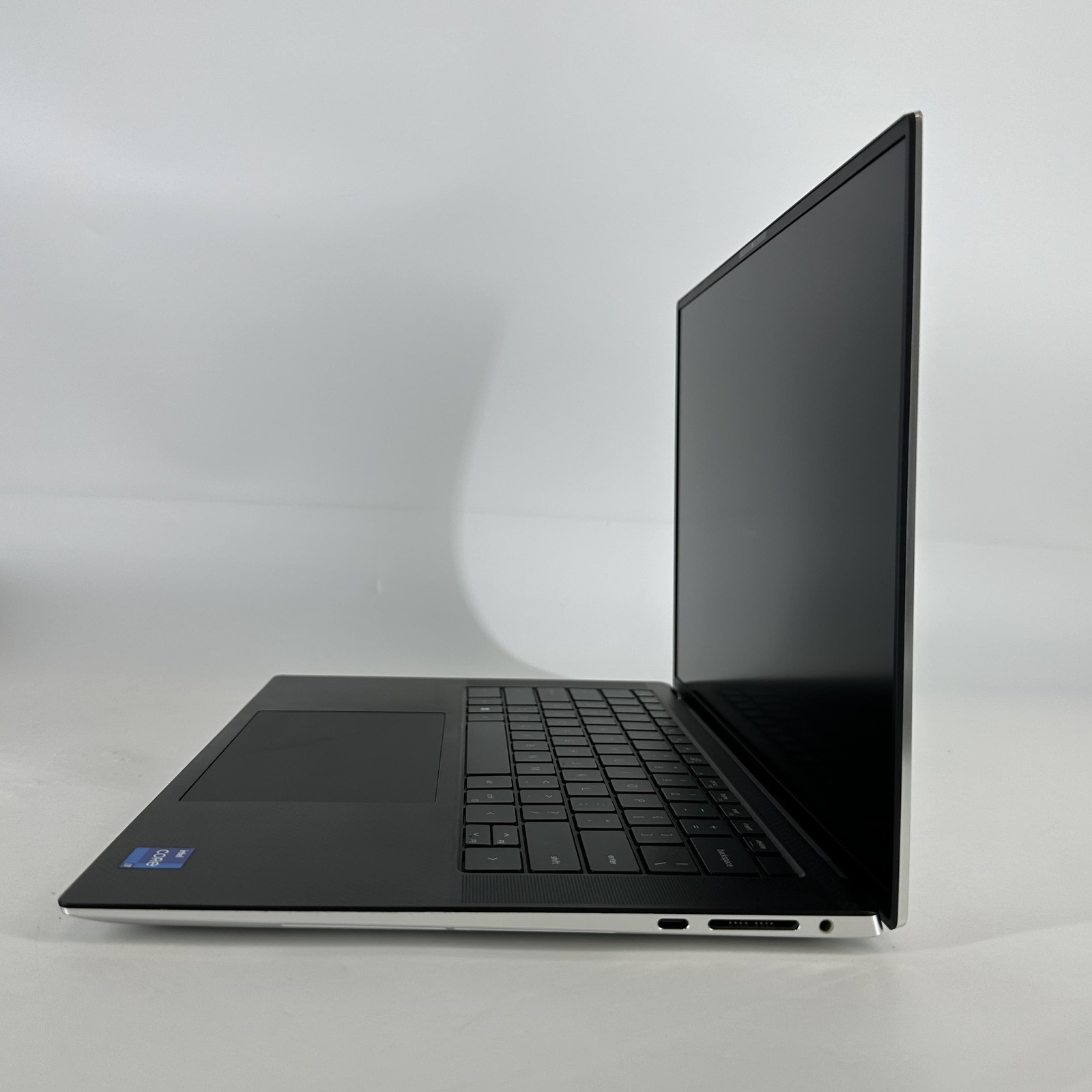 Dell XPS 15 9520 FHD+ 2.3 GHz i7-12700H 16GB 512GB SSD NVIDIA RTX 3050 Very Good