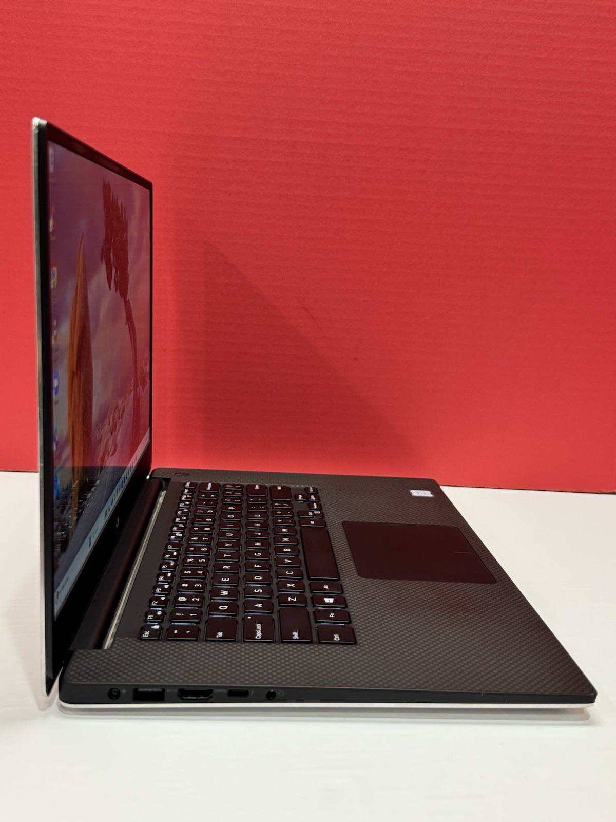 Dell Precision 5530 15.6″ FHD i7-8850H 2.6Ghz 16GB RAM 1TB GB SSD P1000 Silver