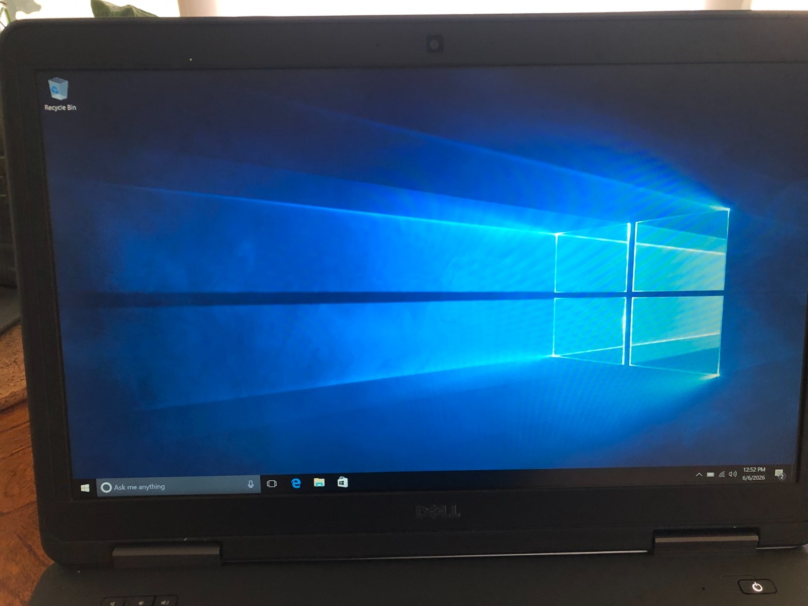 DELL LATITUDE E5540 Laptop w/ Intel Core i5-4310U 2.00 GHZ + 8 GB 460GB HD